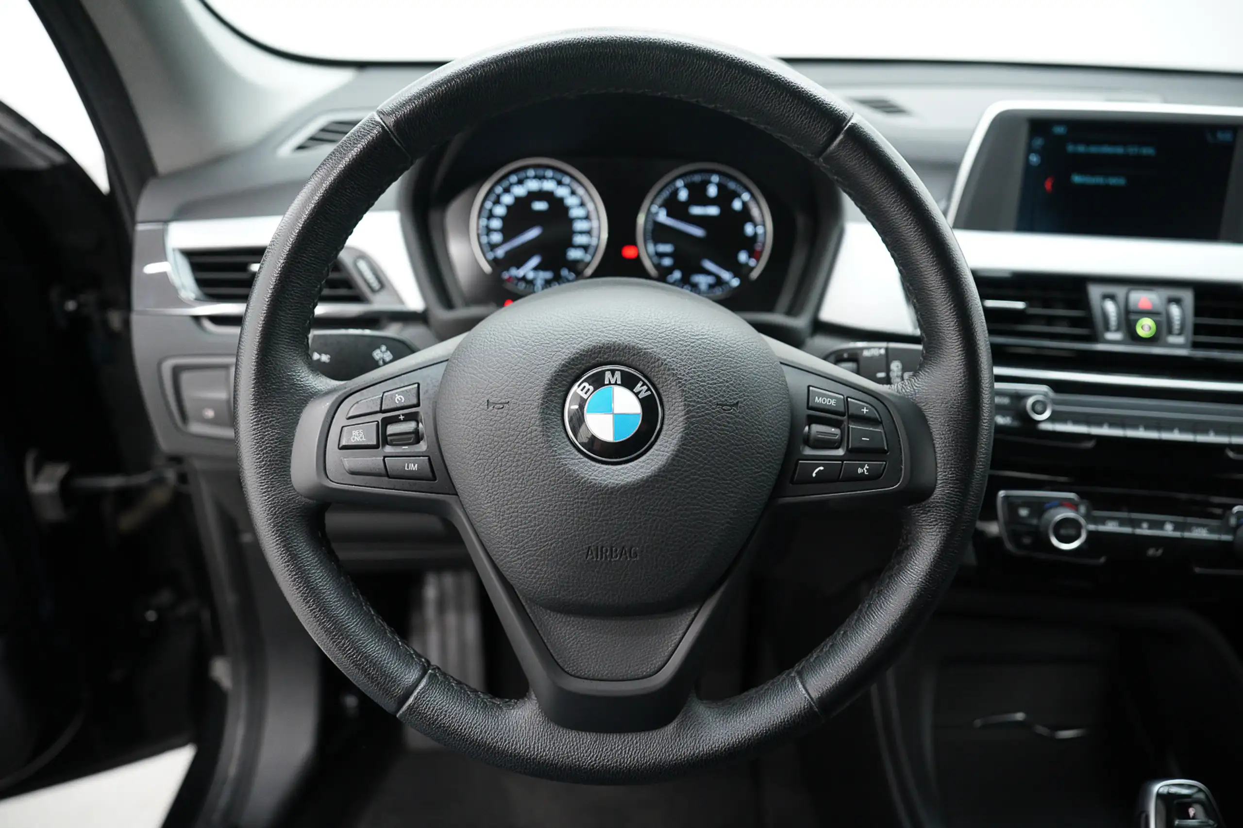 BMW - X1