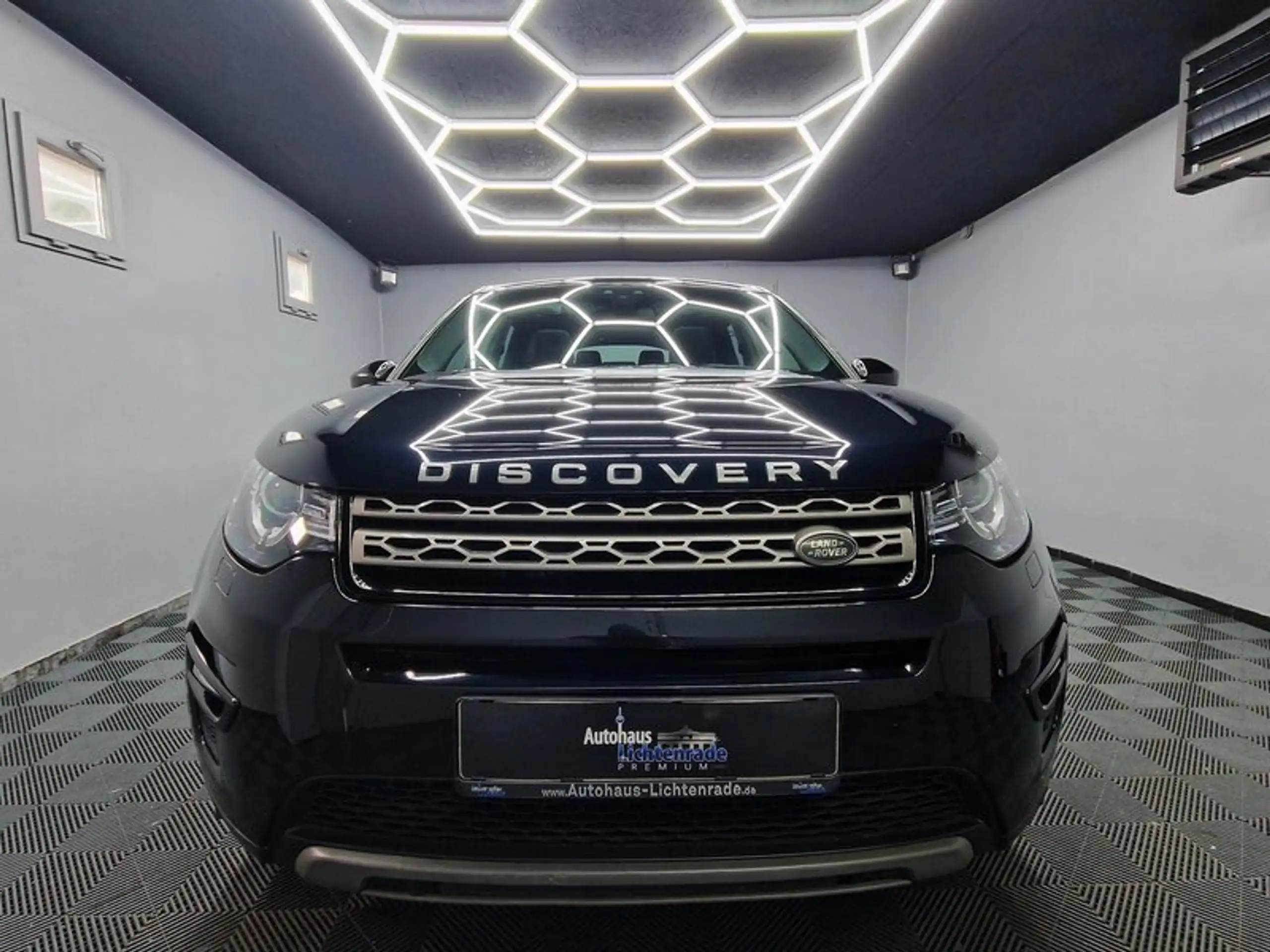 Land Rover - Discovery Sport