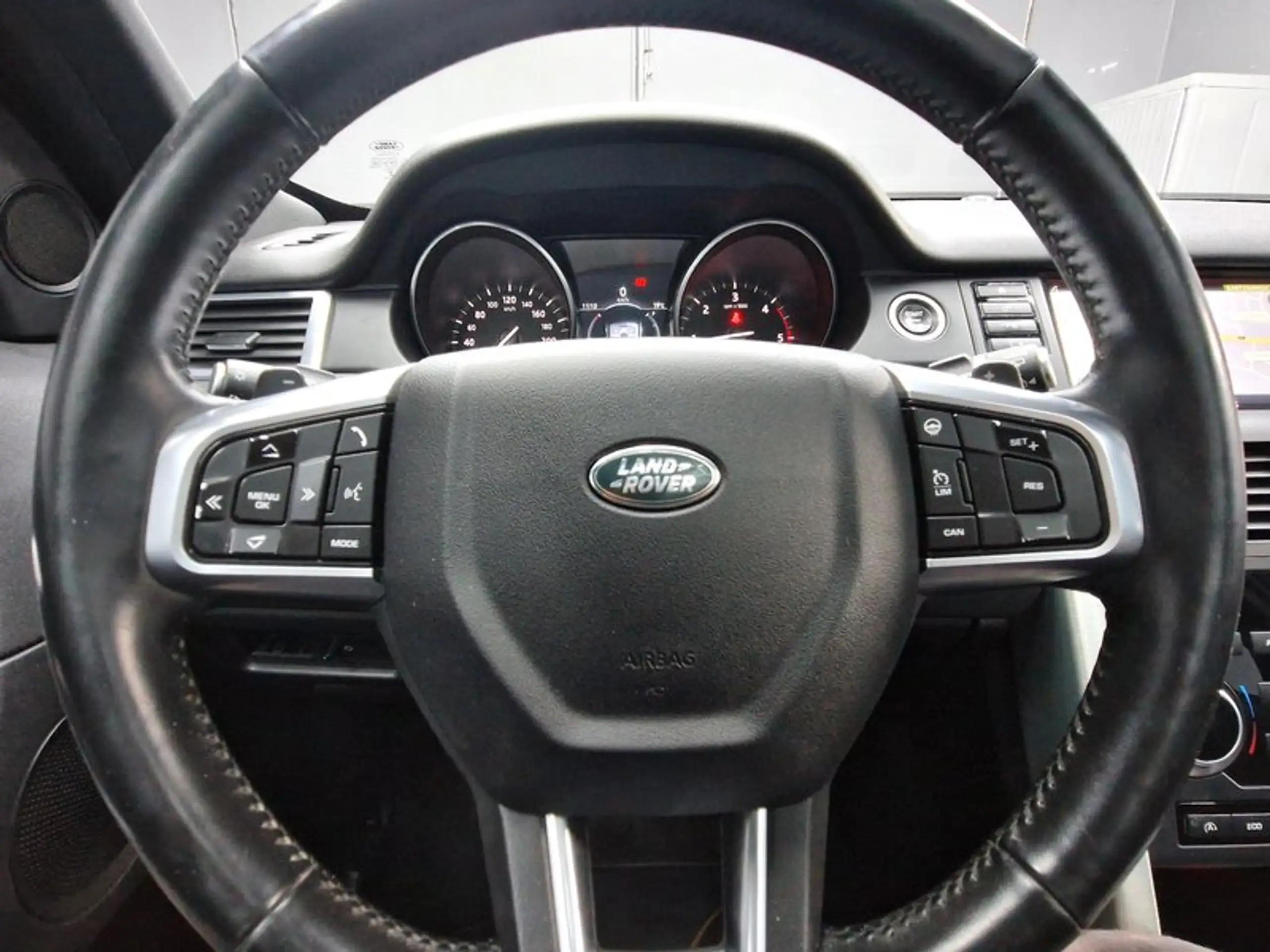 Land Rover - Discovery Sport