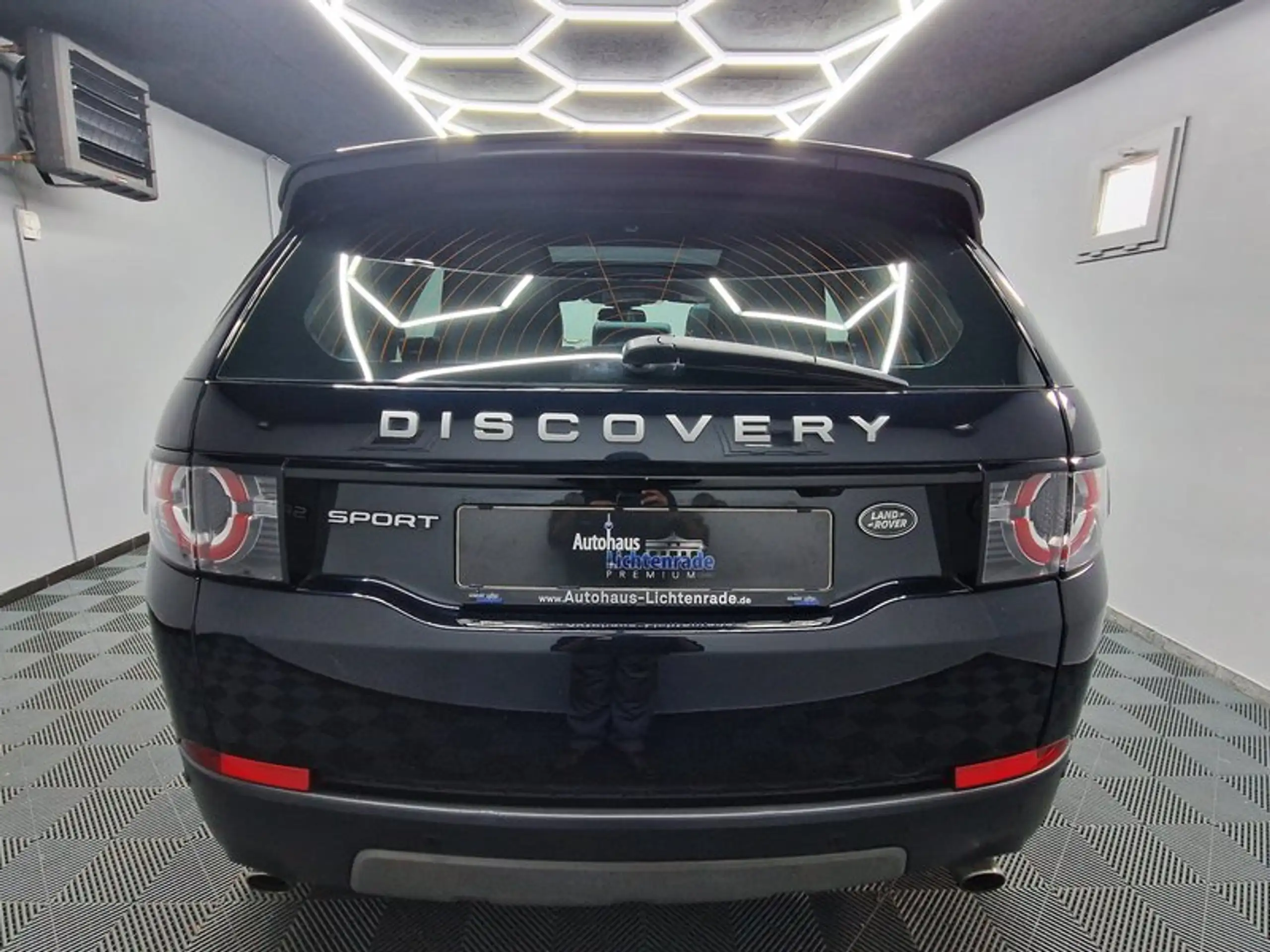 Land Rover - Discovery Sport