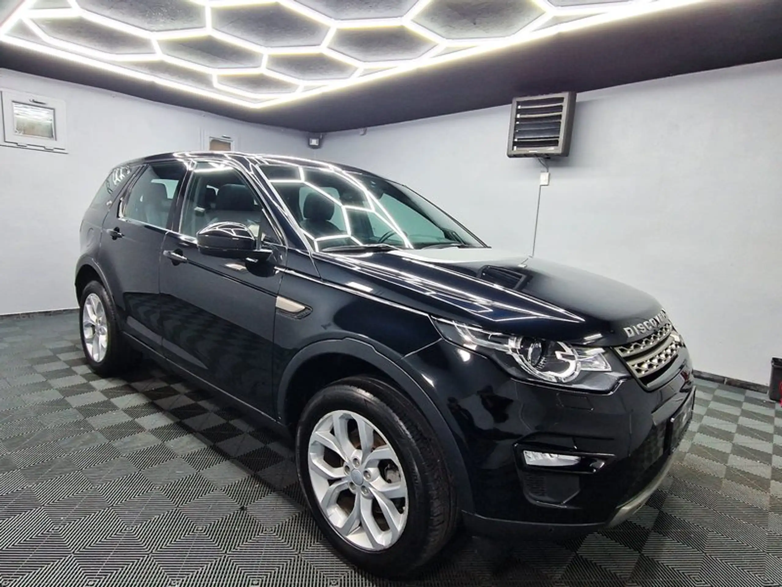 Land Rover - Discovery Sport