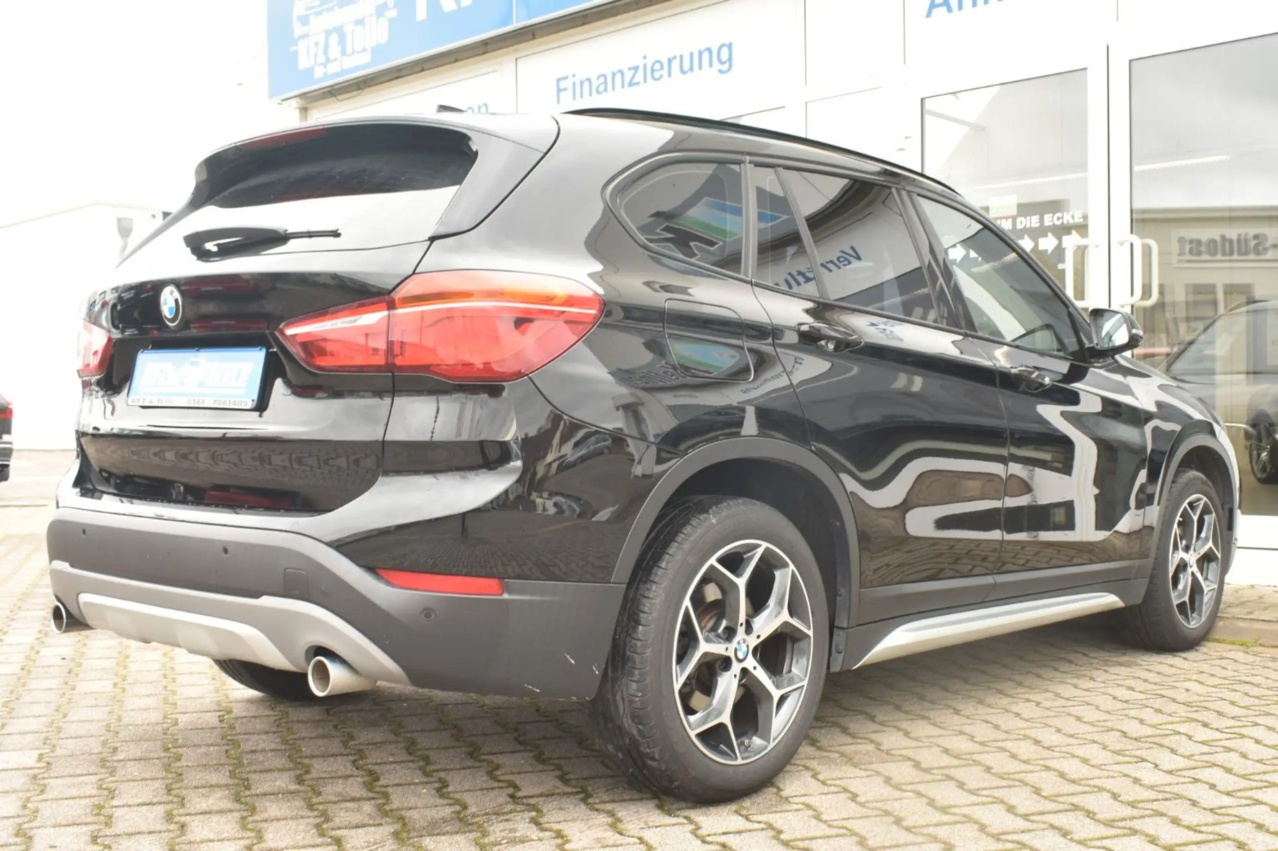 BMW - X1