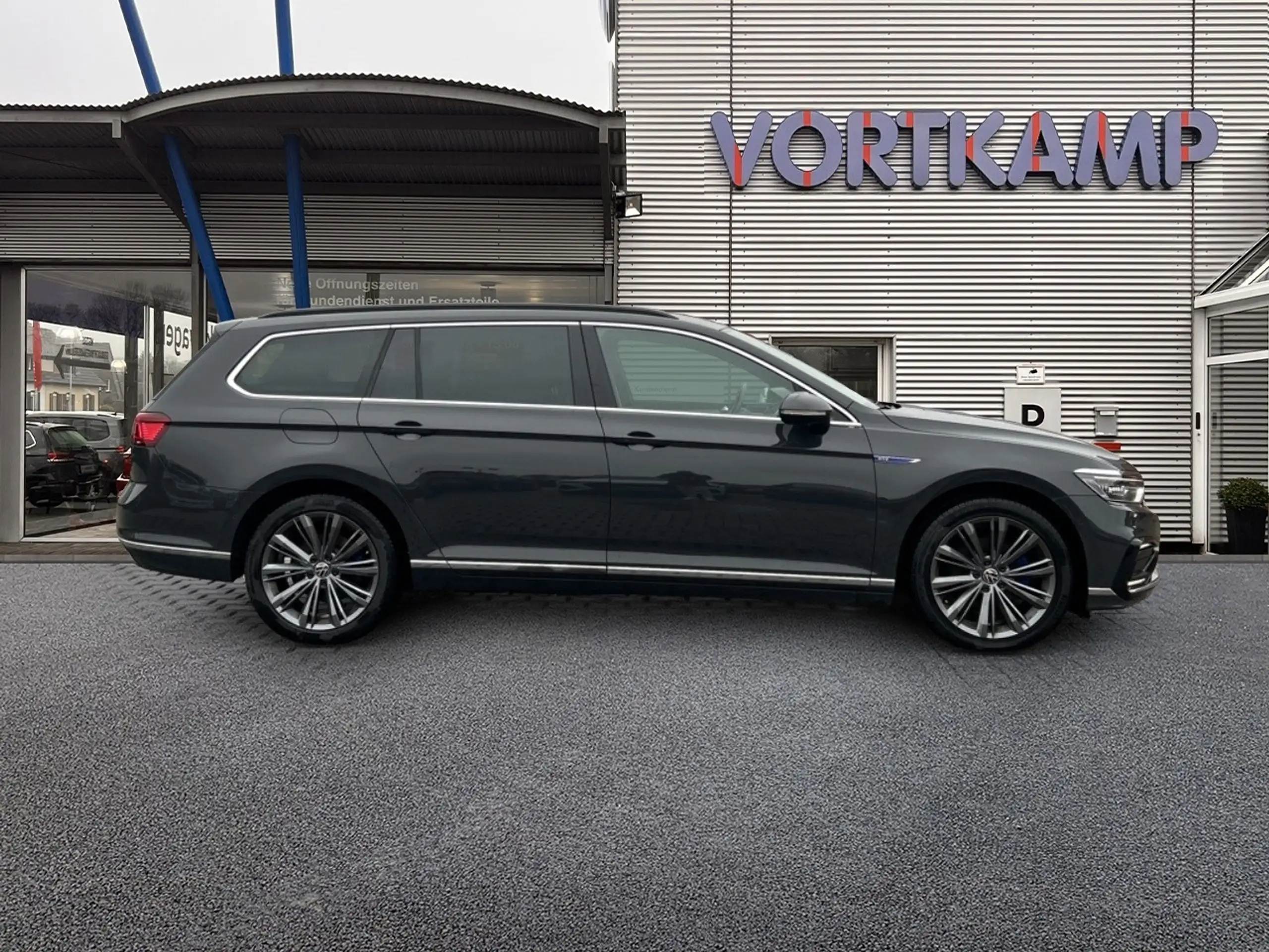 Volkswagen - Passat Variant