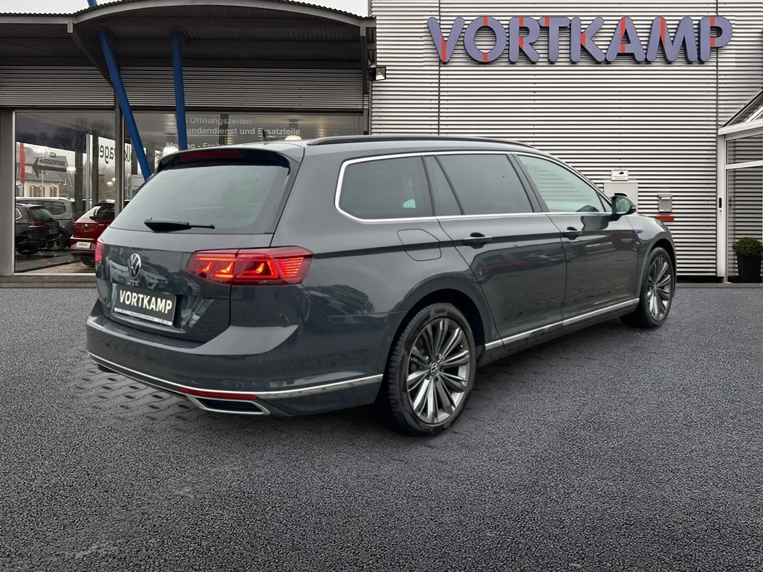 Volkswagen - Passat Variant