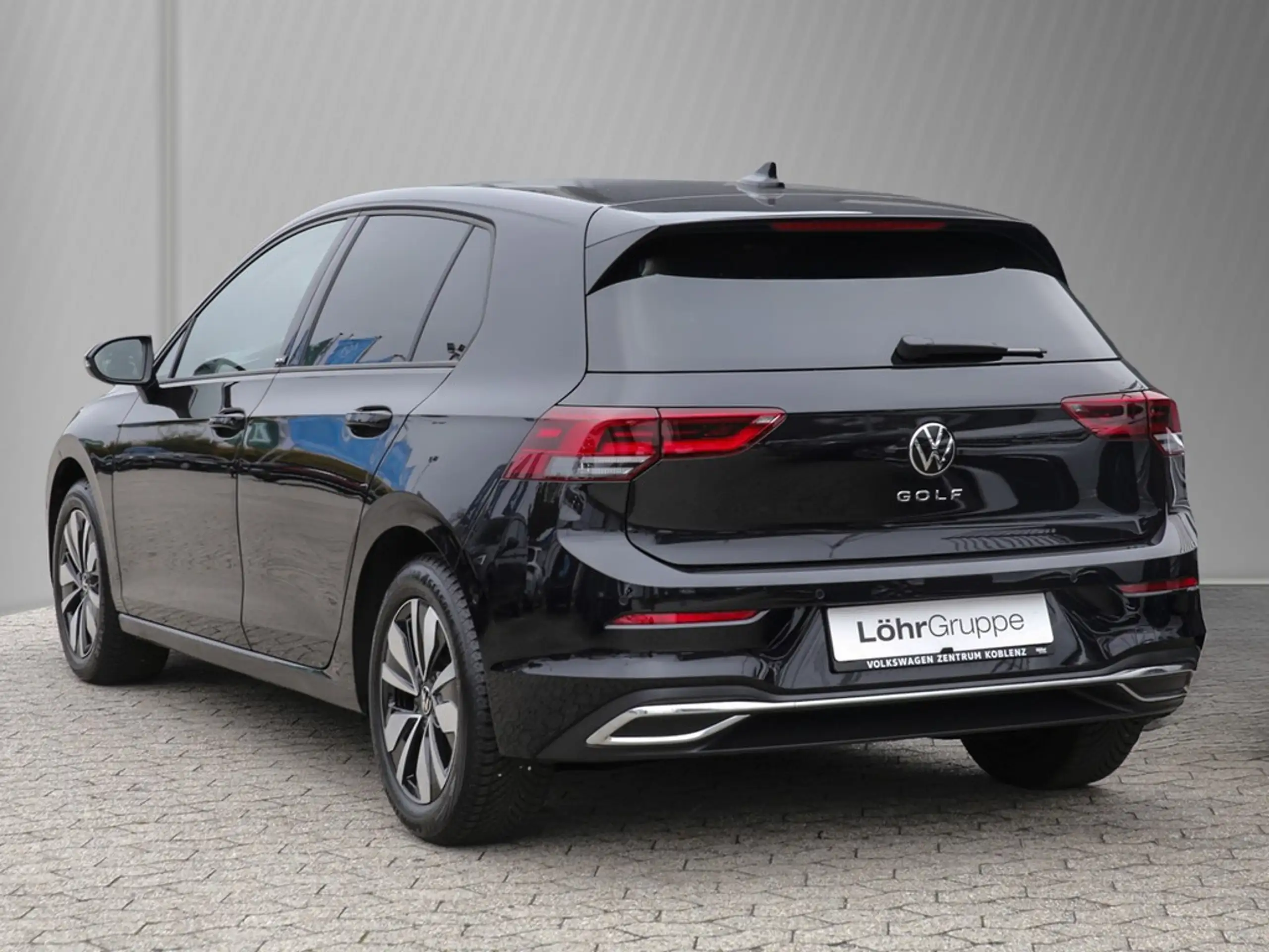 Volkswagen - Golf