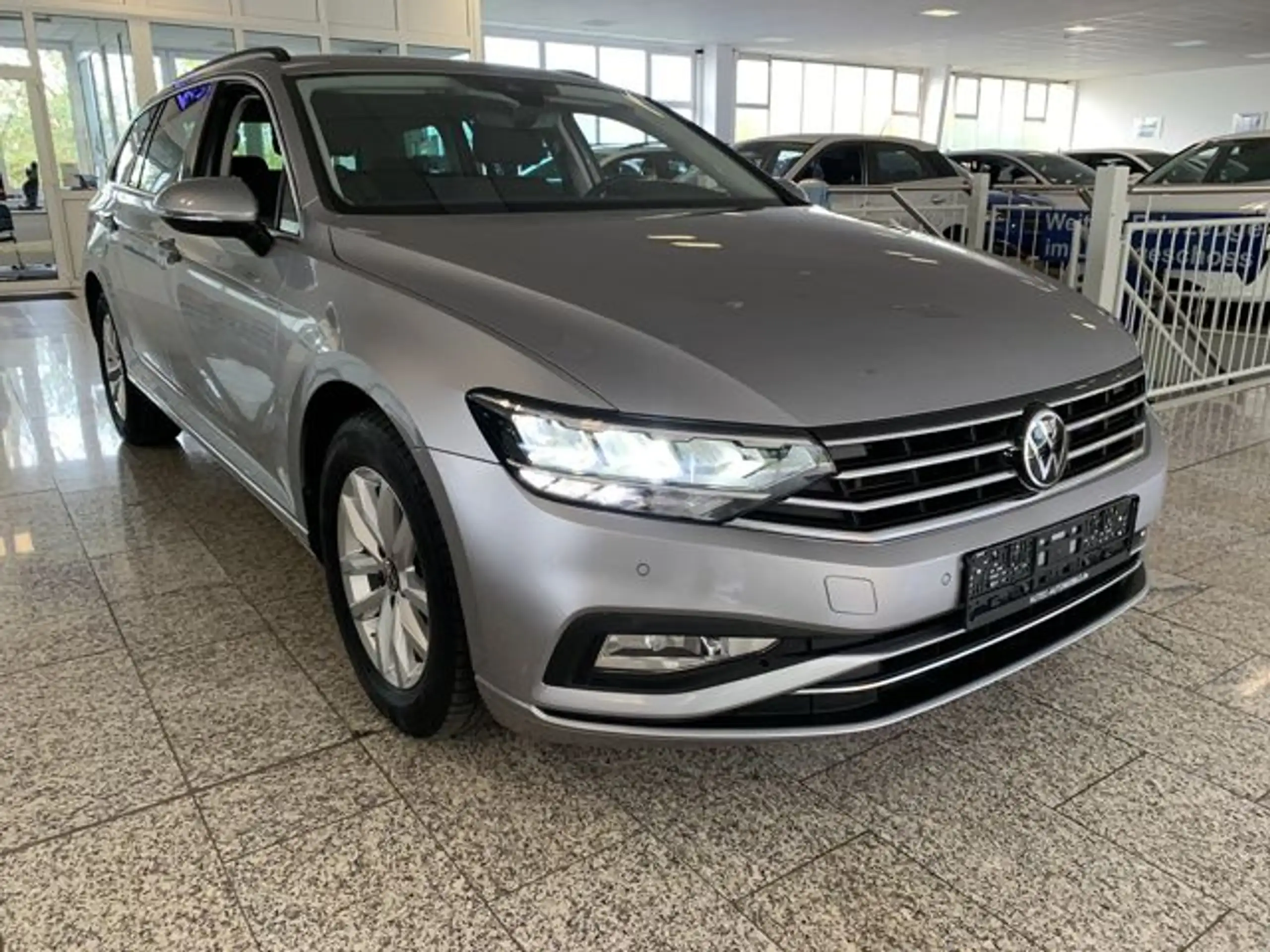 Volkswagen - Passat Variant