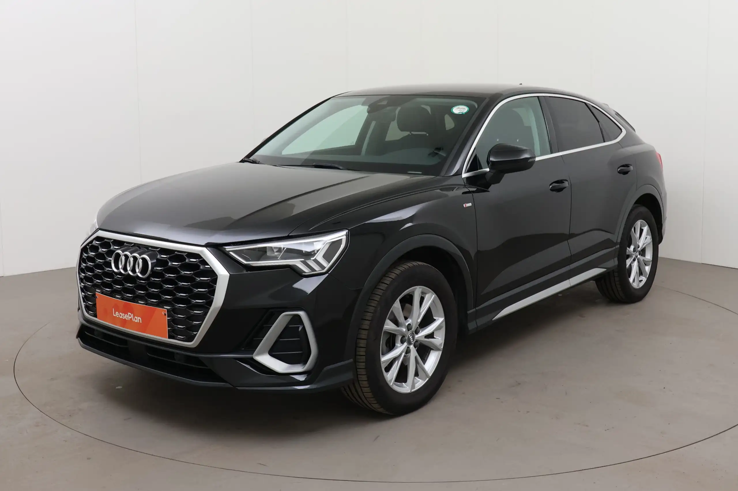 Audi - Q3