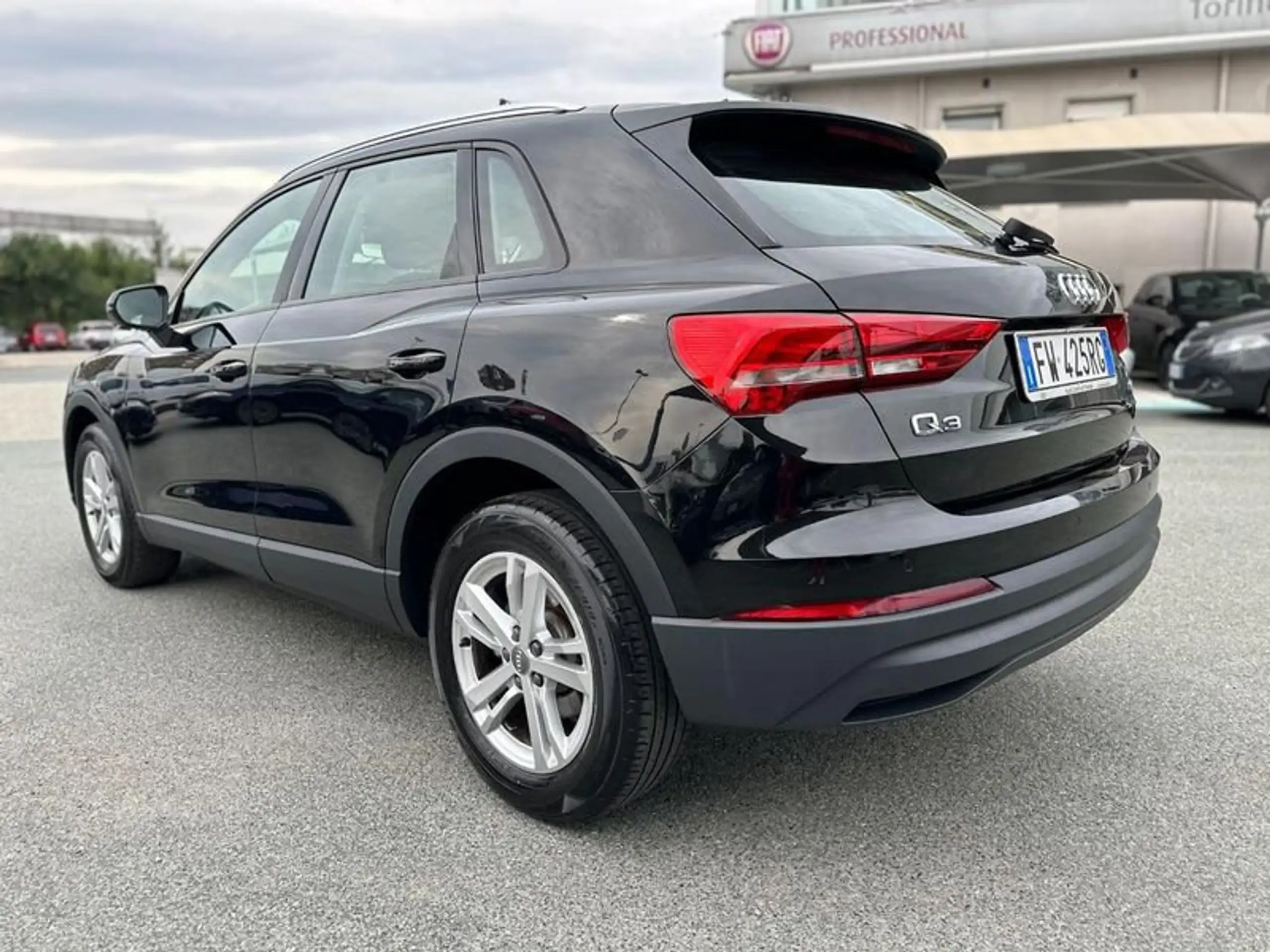 Audi - Q3