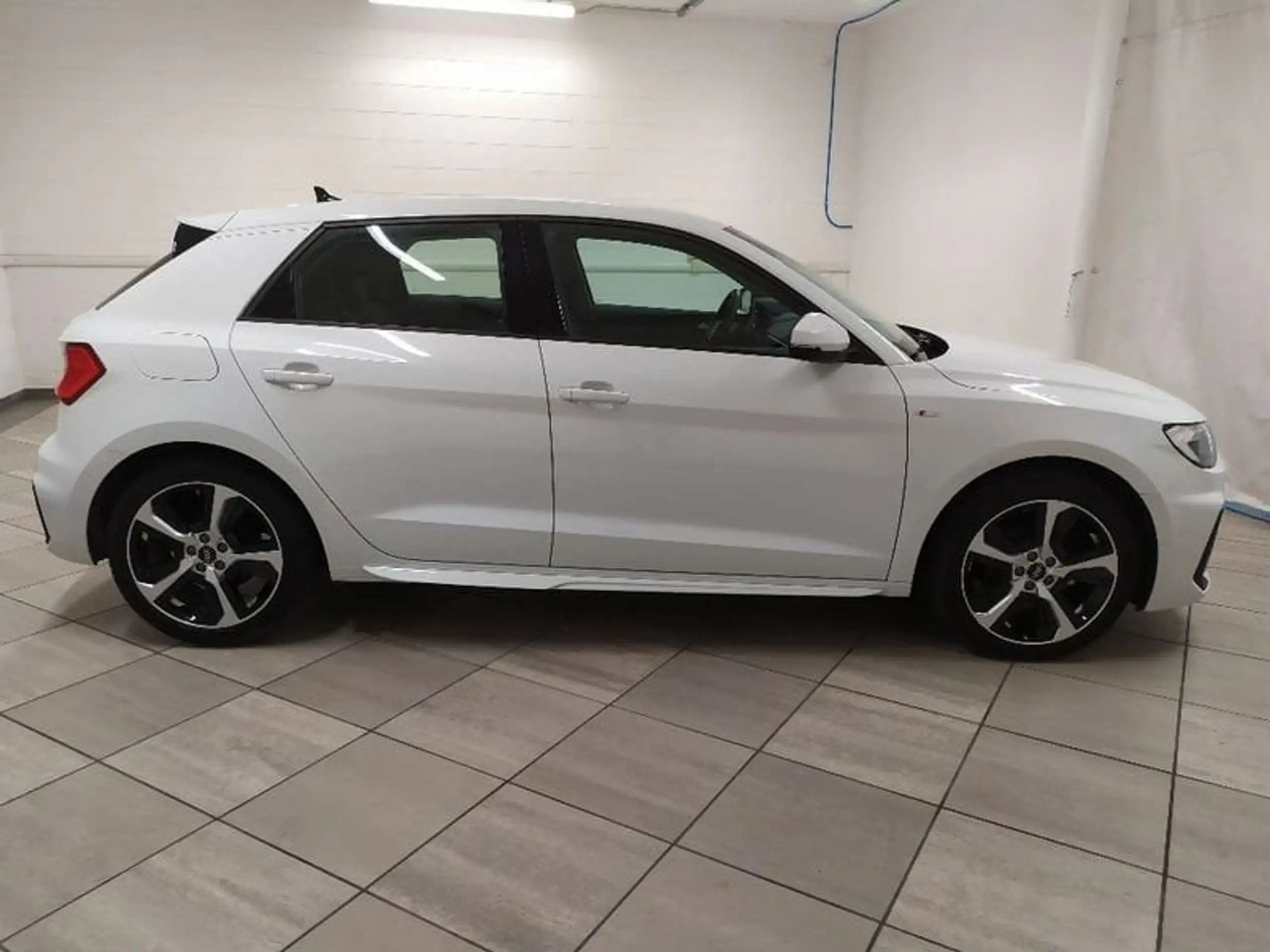 Audi - A1