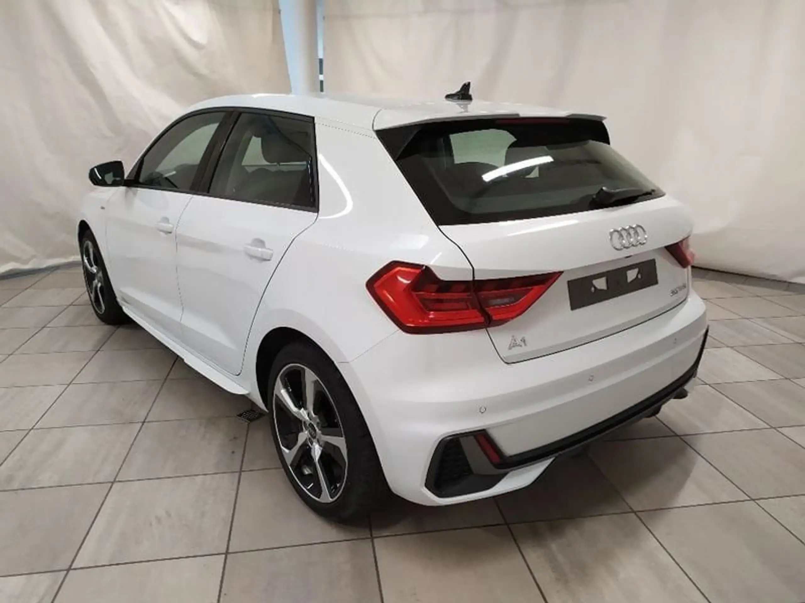 Audi - A1