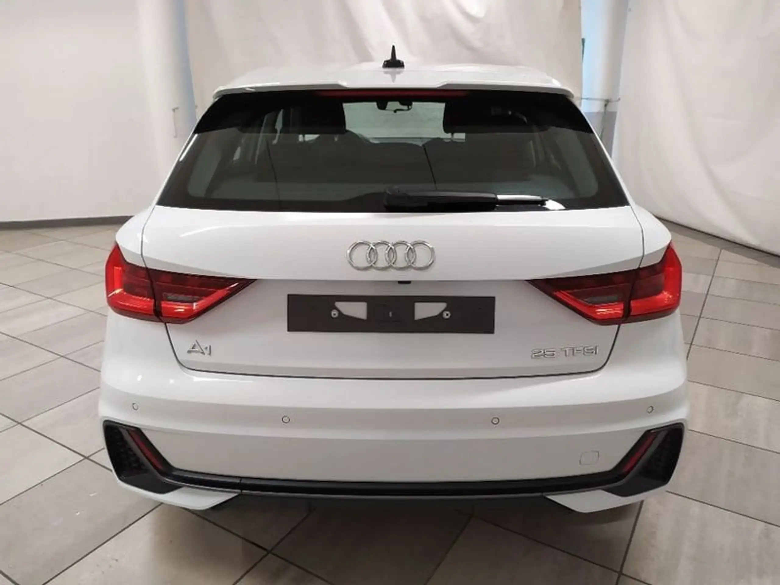 Audi - A1