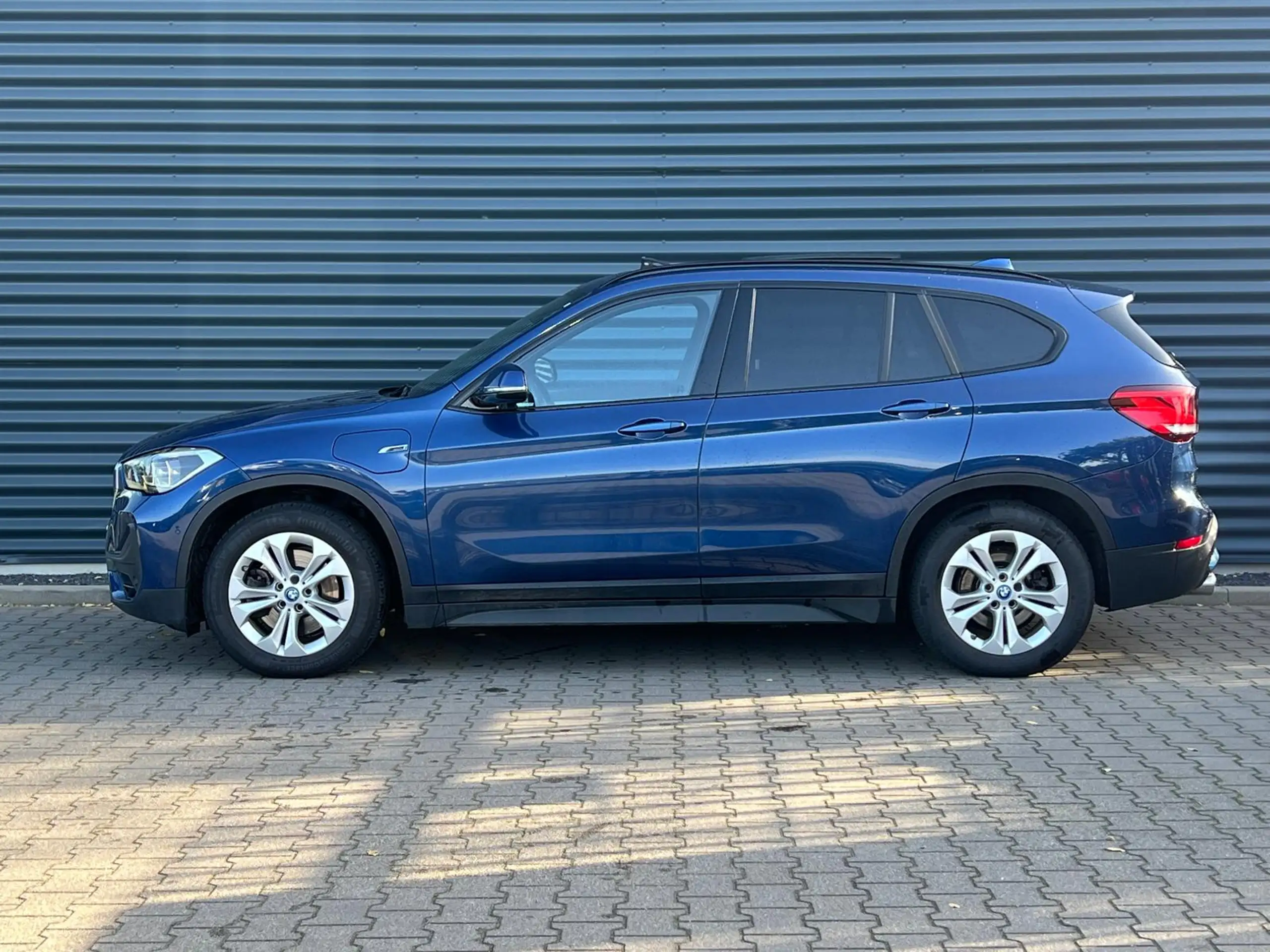 BMW - X1