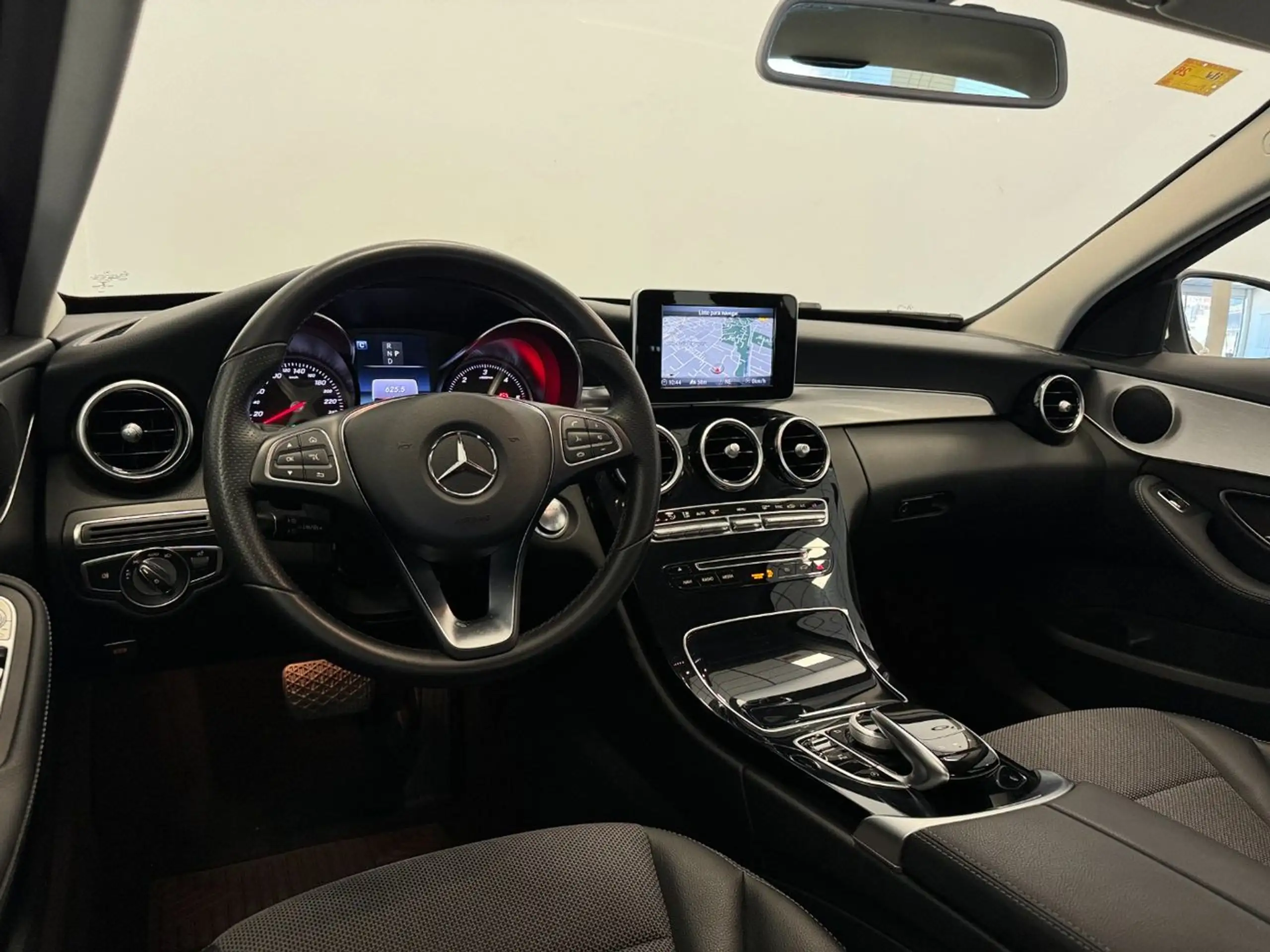 Mercedes-Benz - C 220