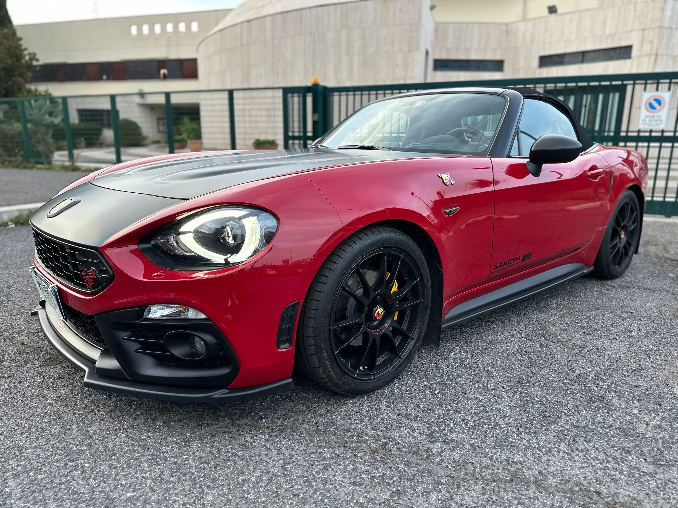 Abarth - 124 Spider