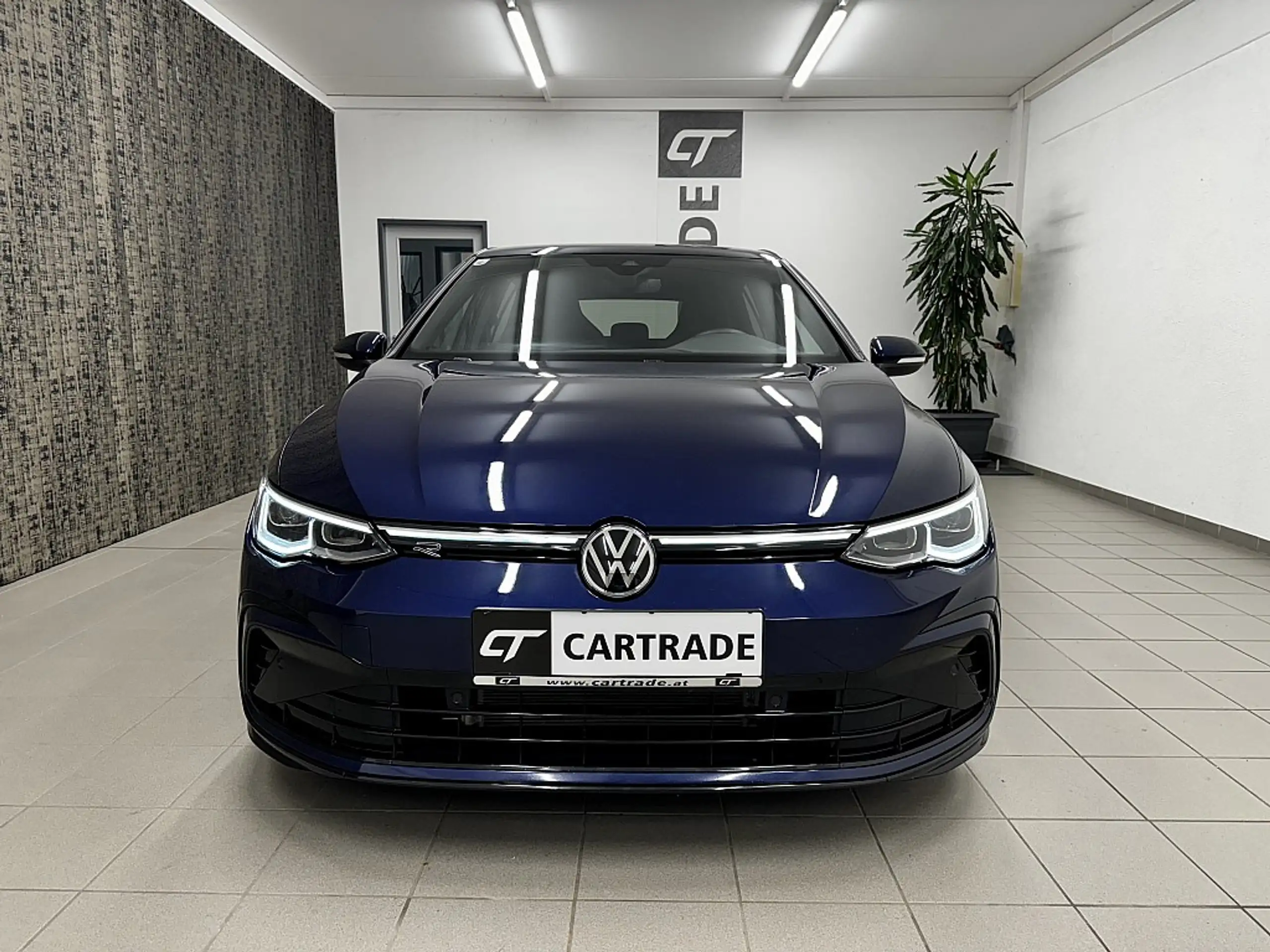 Volkswagen - Golf