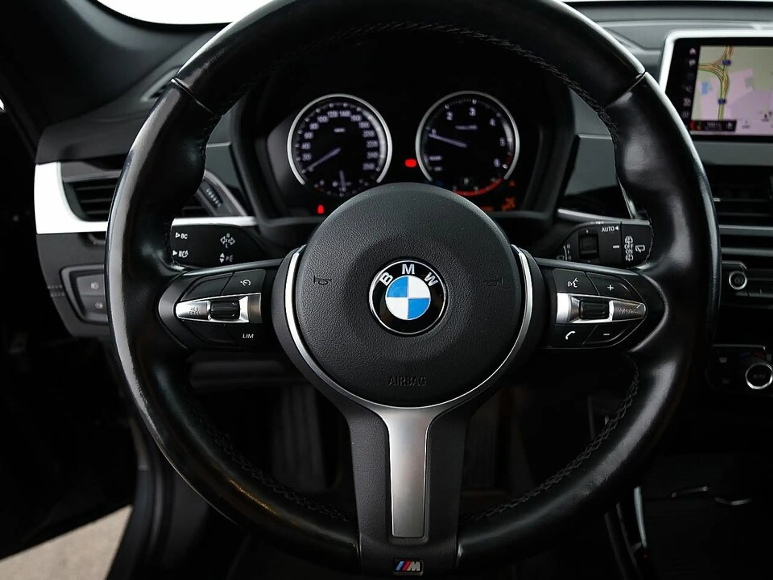 BMW - X1