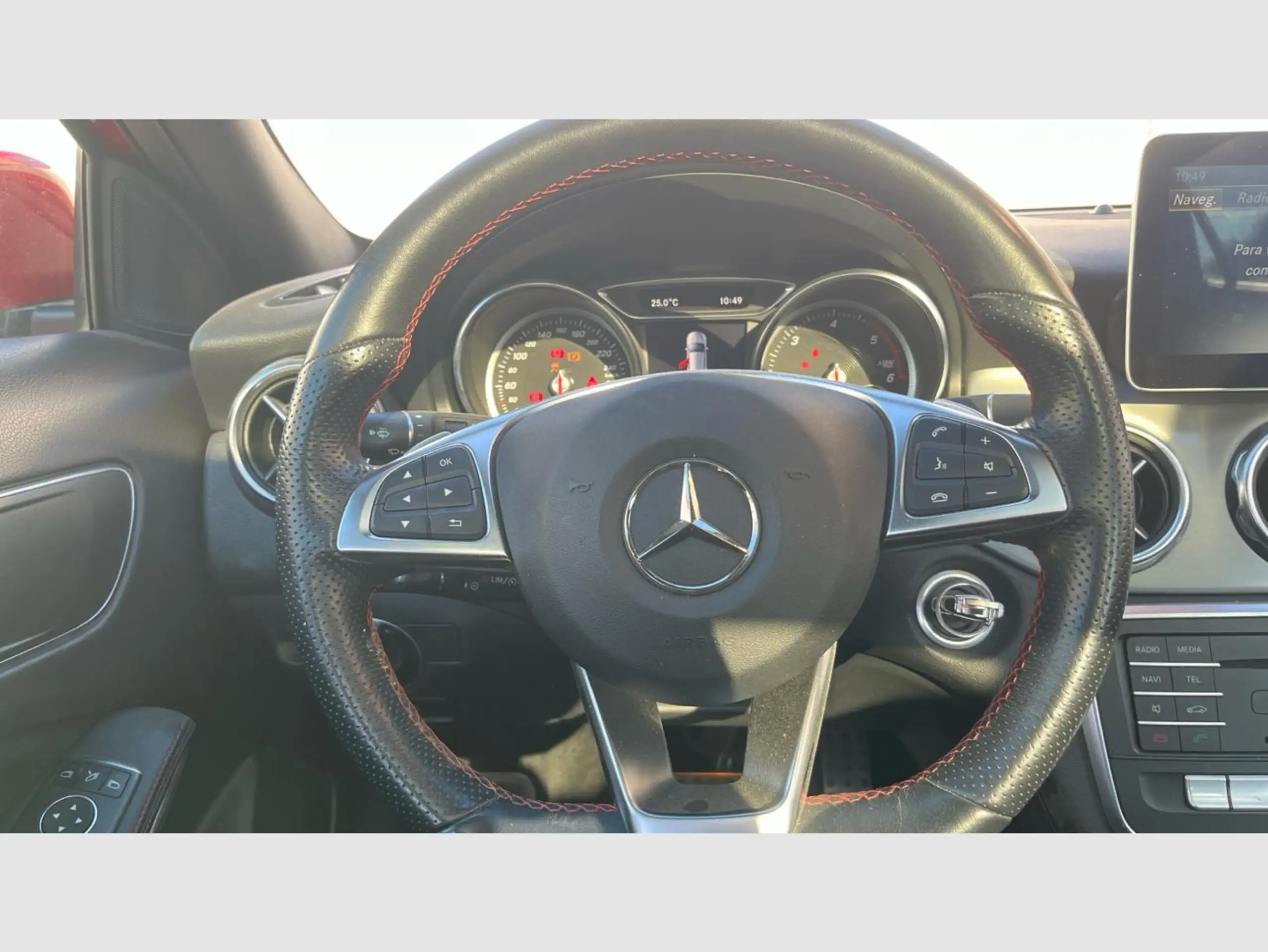 Mercedes-Benz - GLA 220