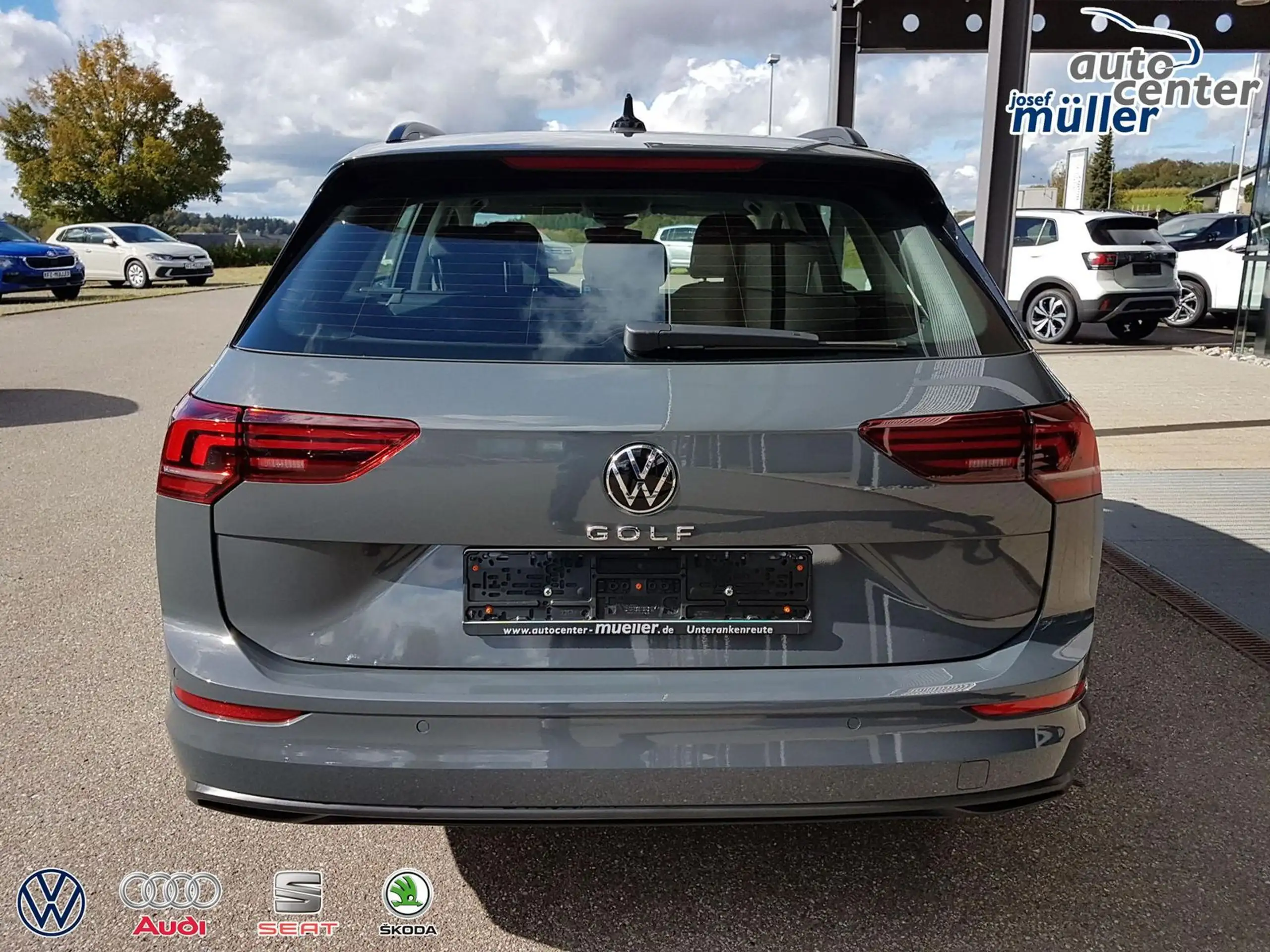 Volkswagen - Golf