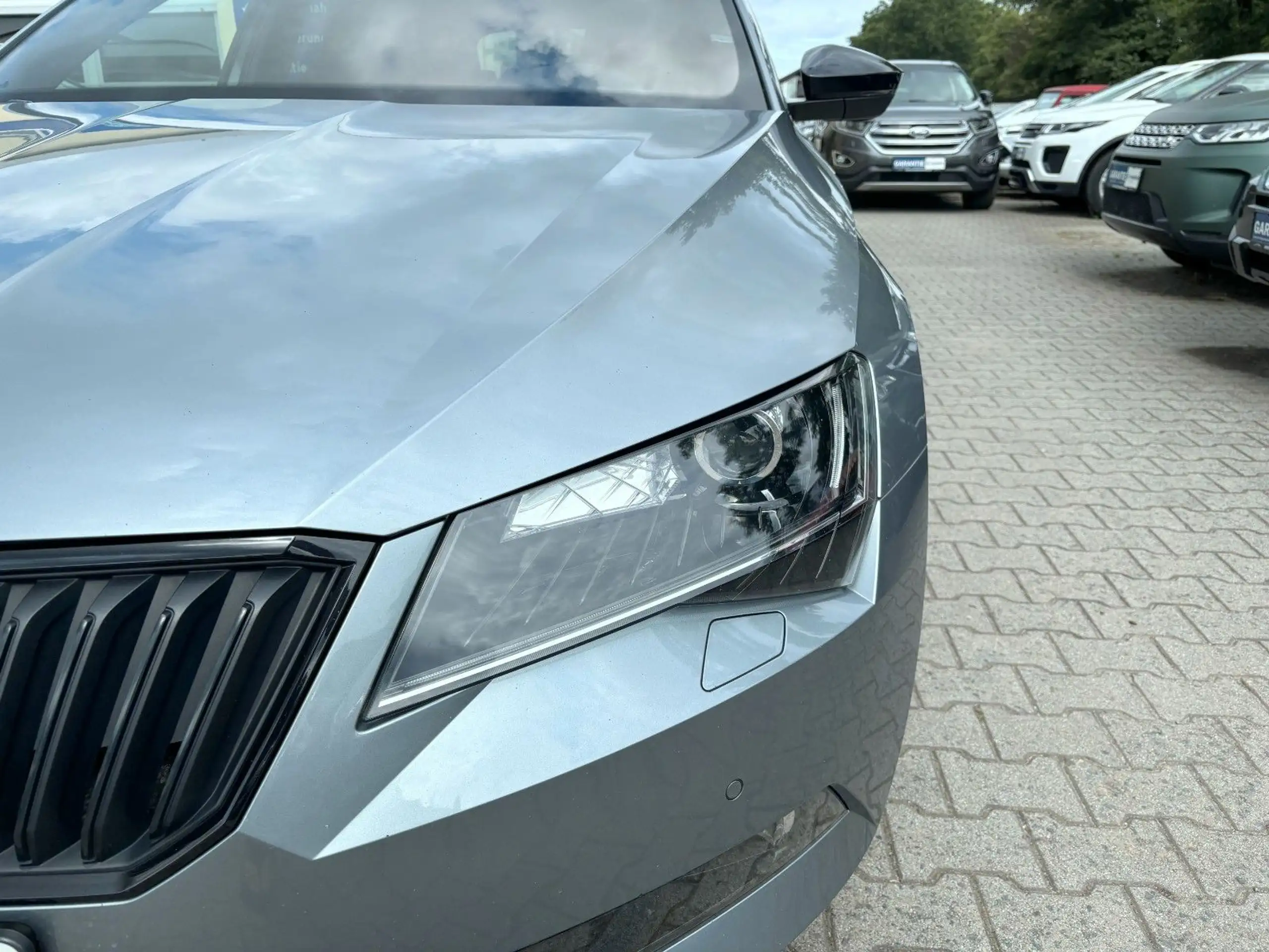 Skoda - Superb