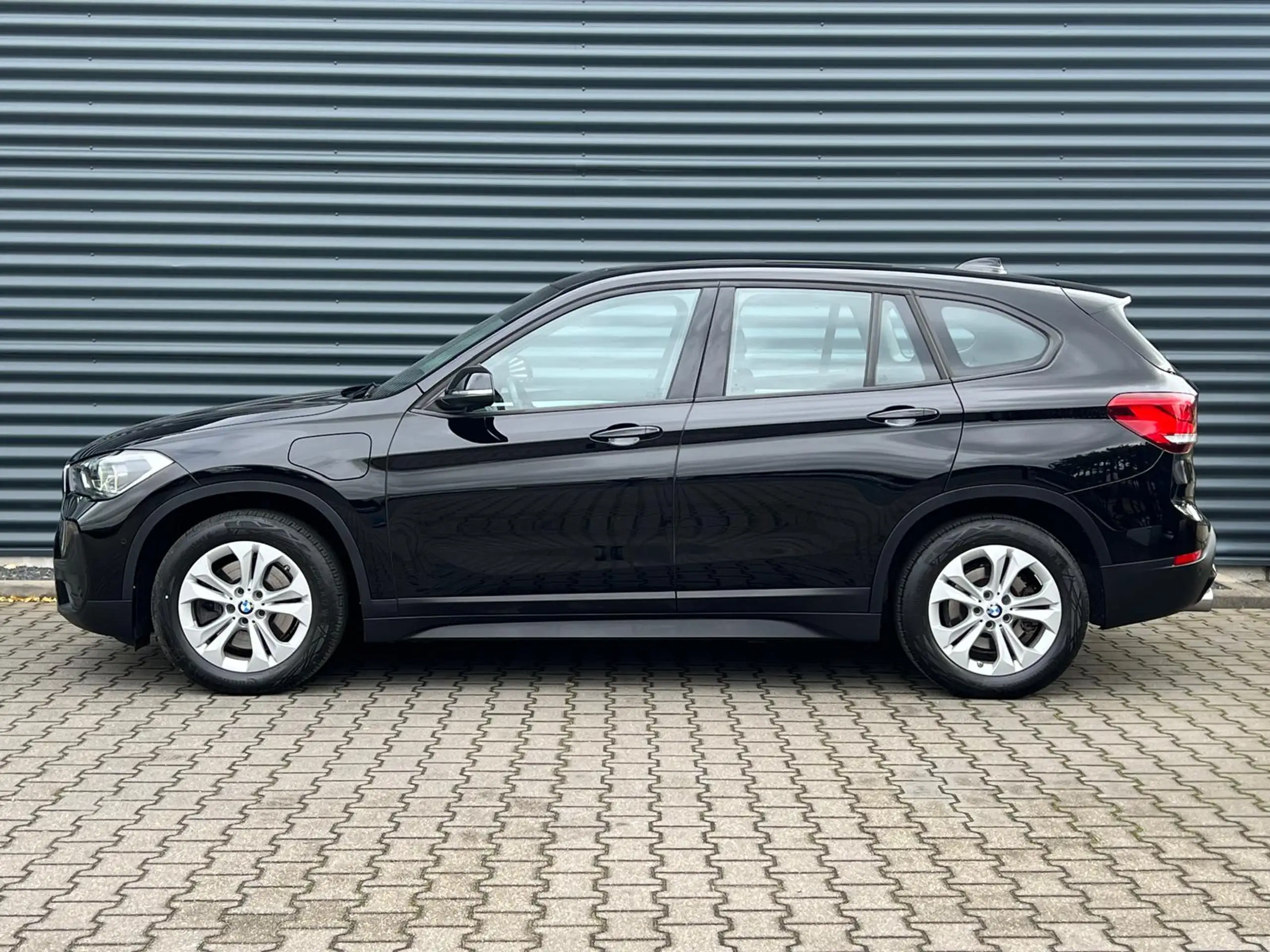 BMW - X1