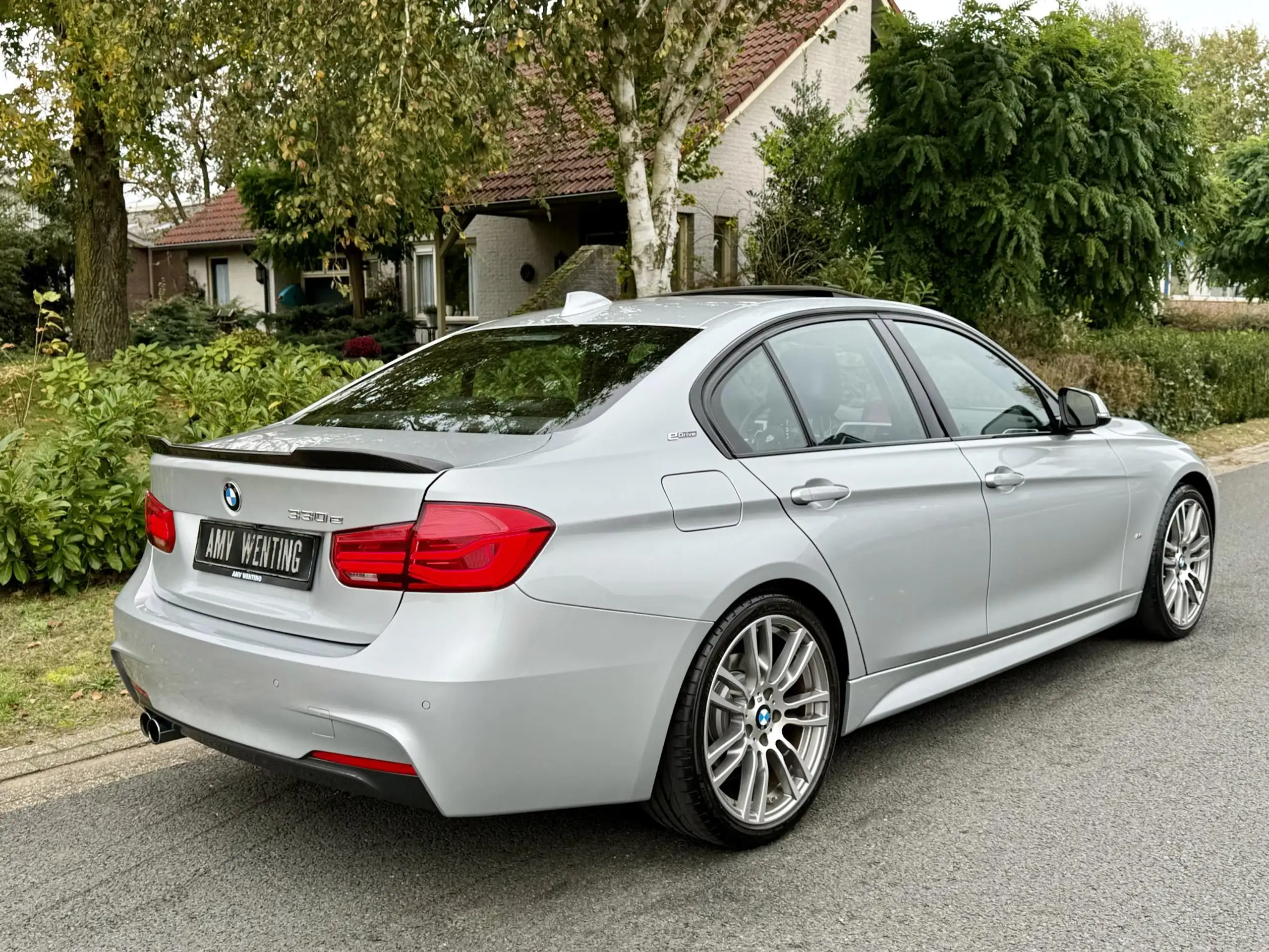 BMW - 330