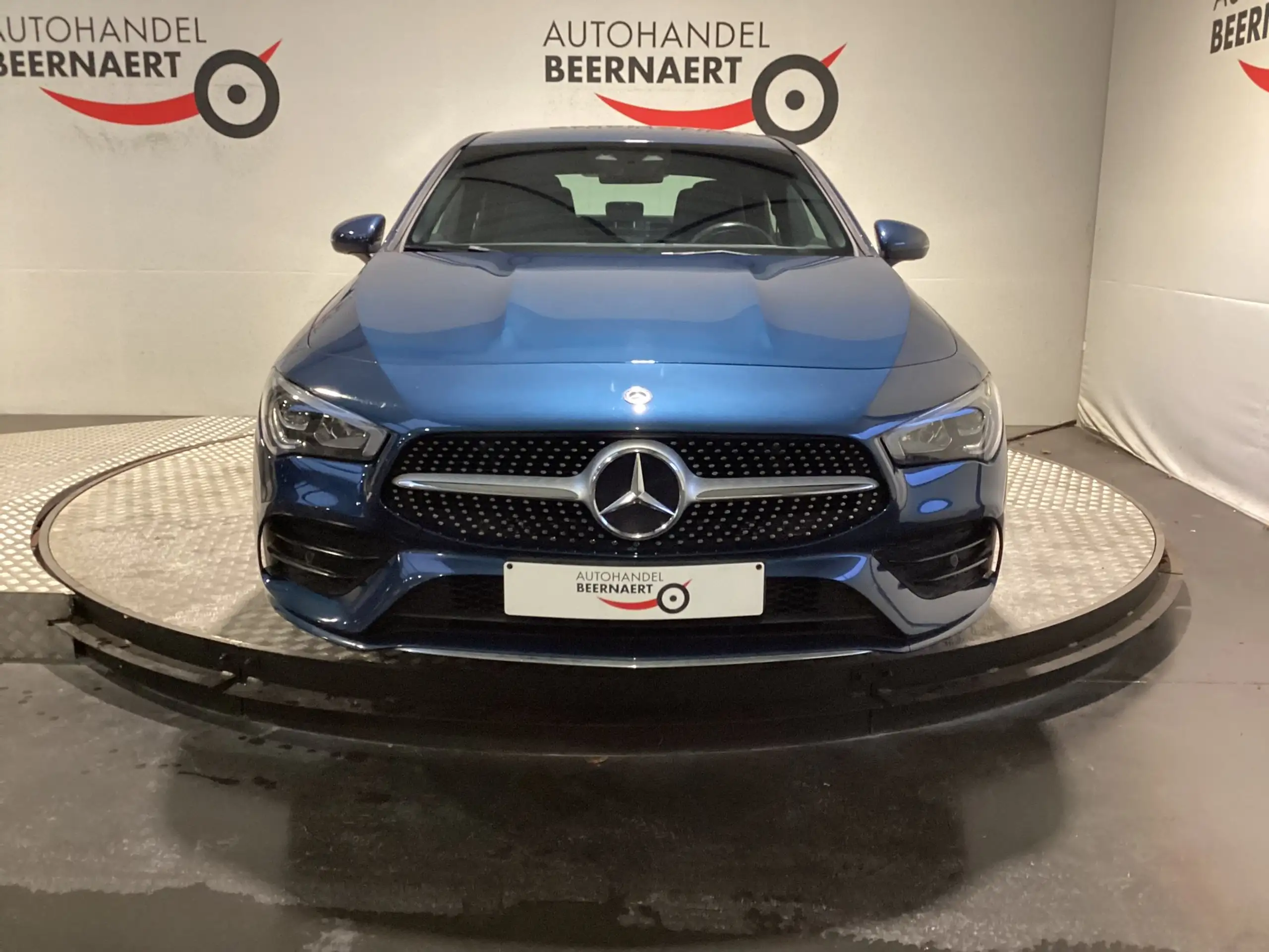 Mercedes-Benz - CLA 180