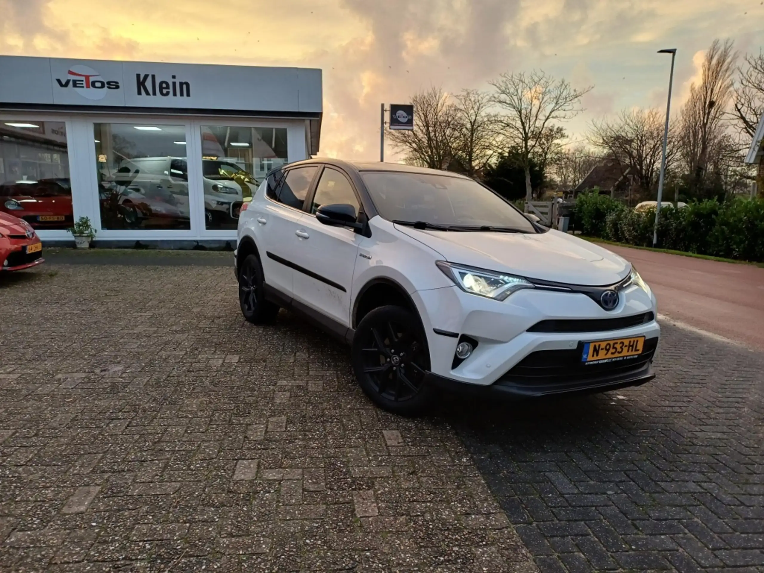 Toyota - RAV 4