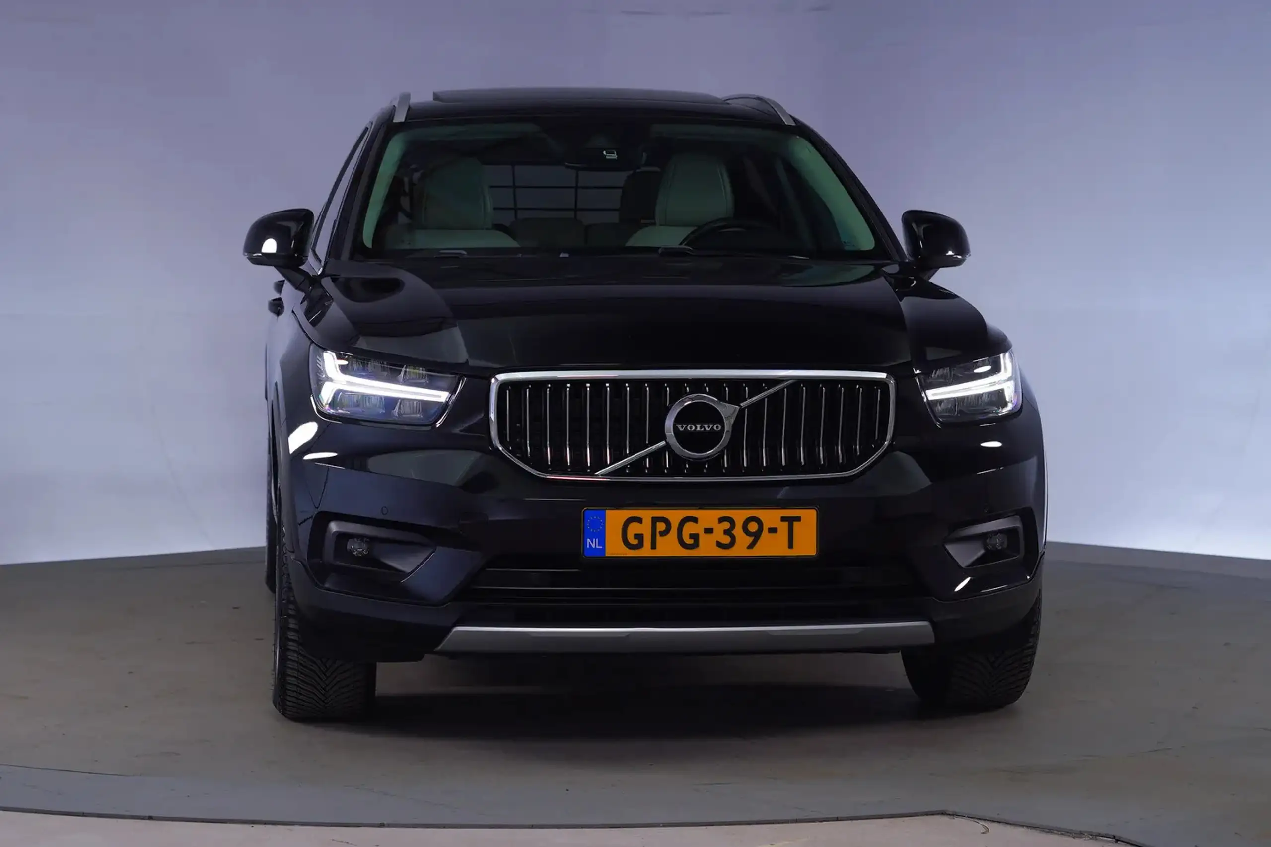 Volvo - XC40