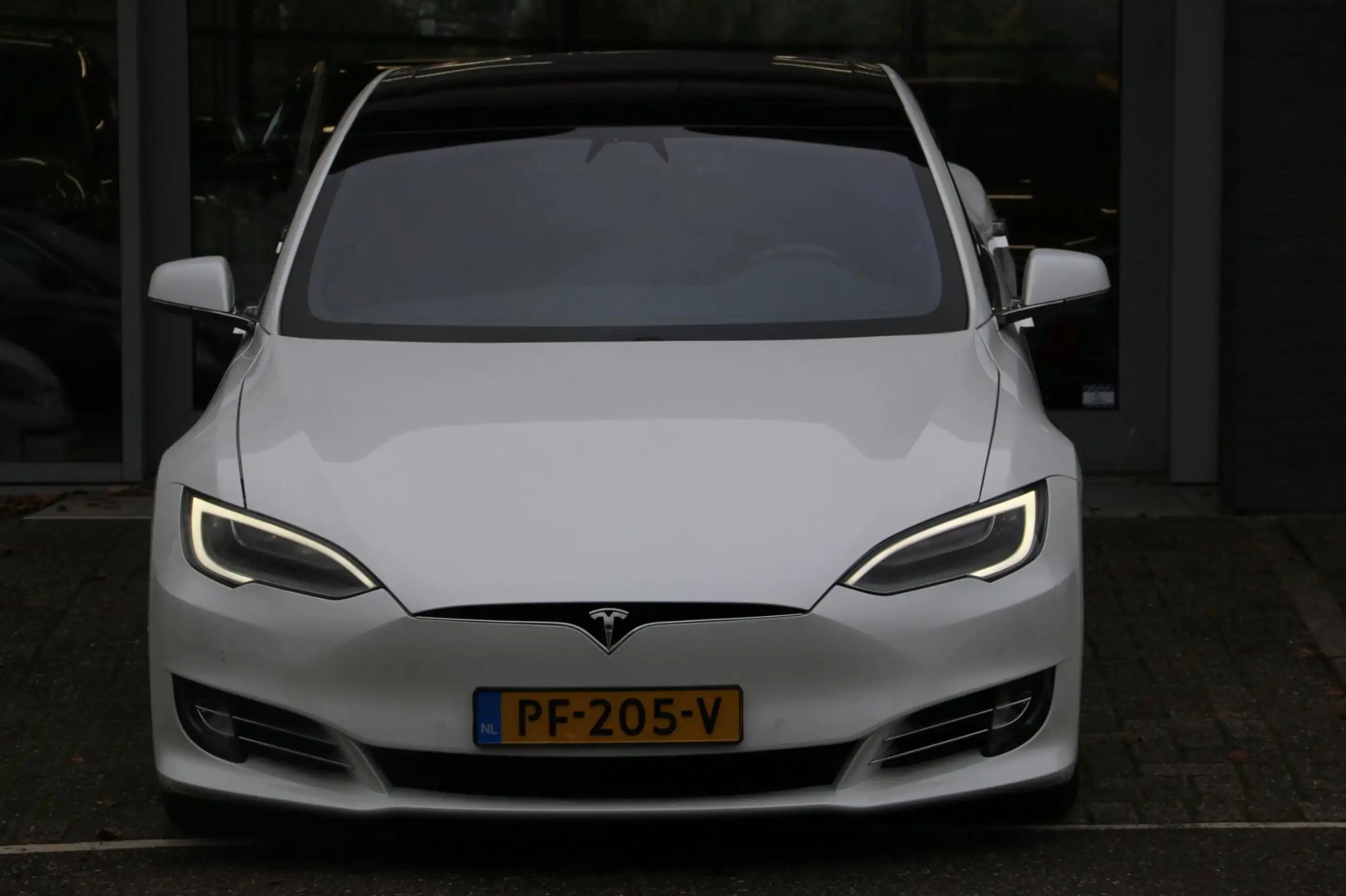 Tesla - Model S