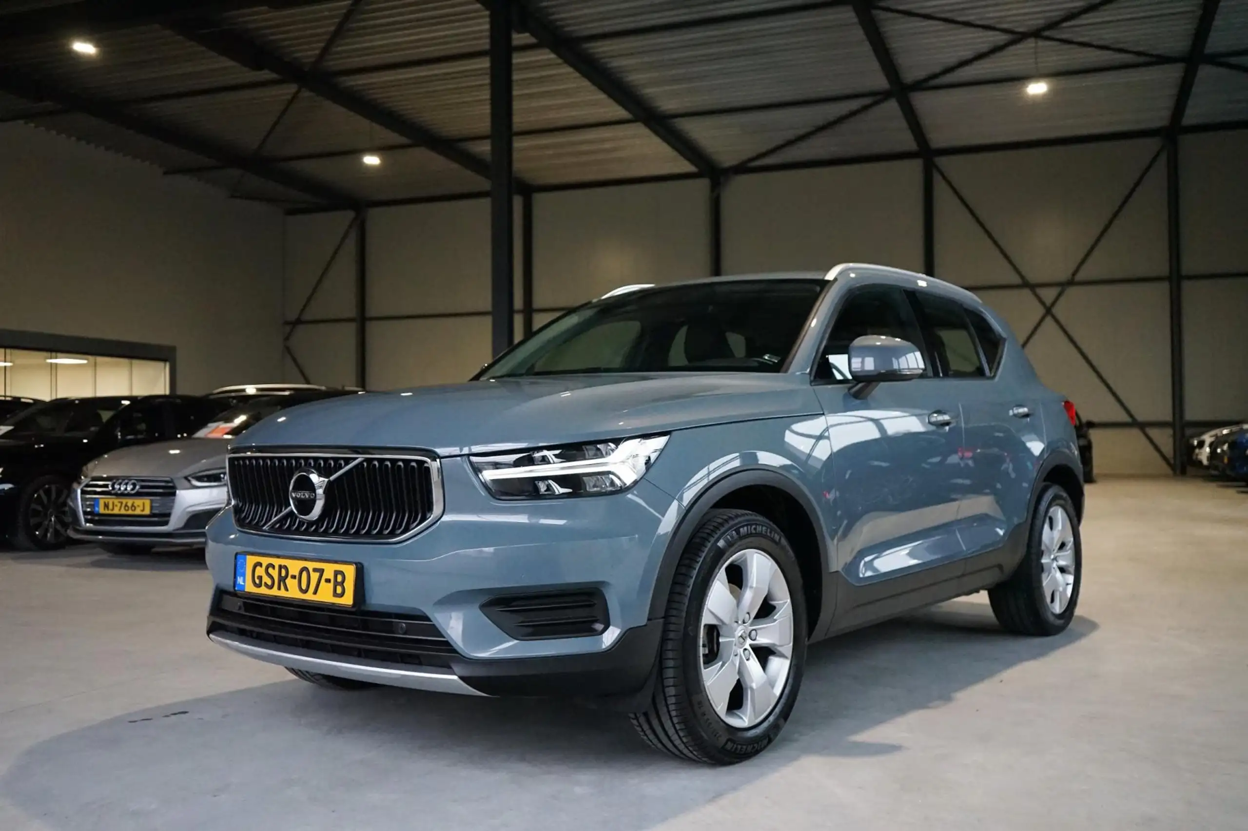 Volvo - XC40