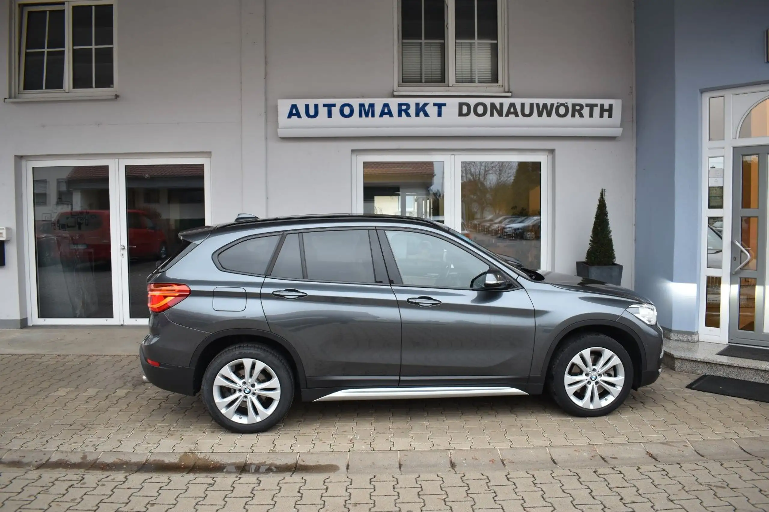 BMW - X1