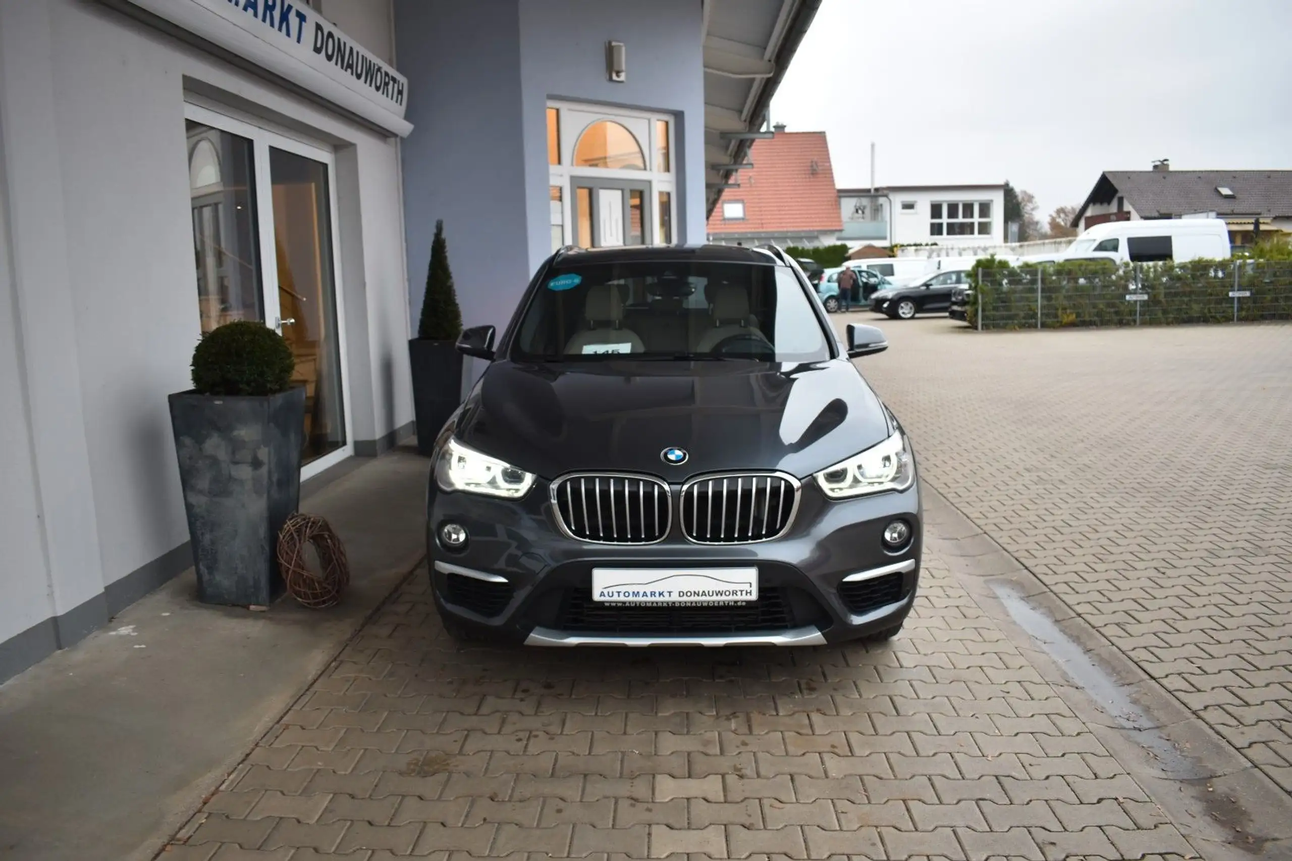 BMW - X1