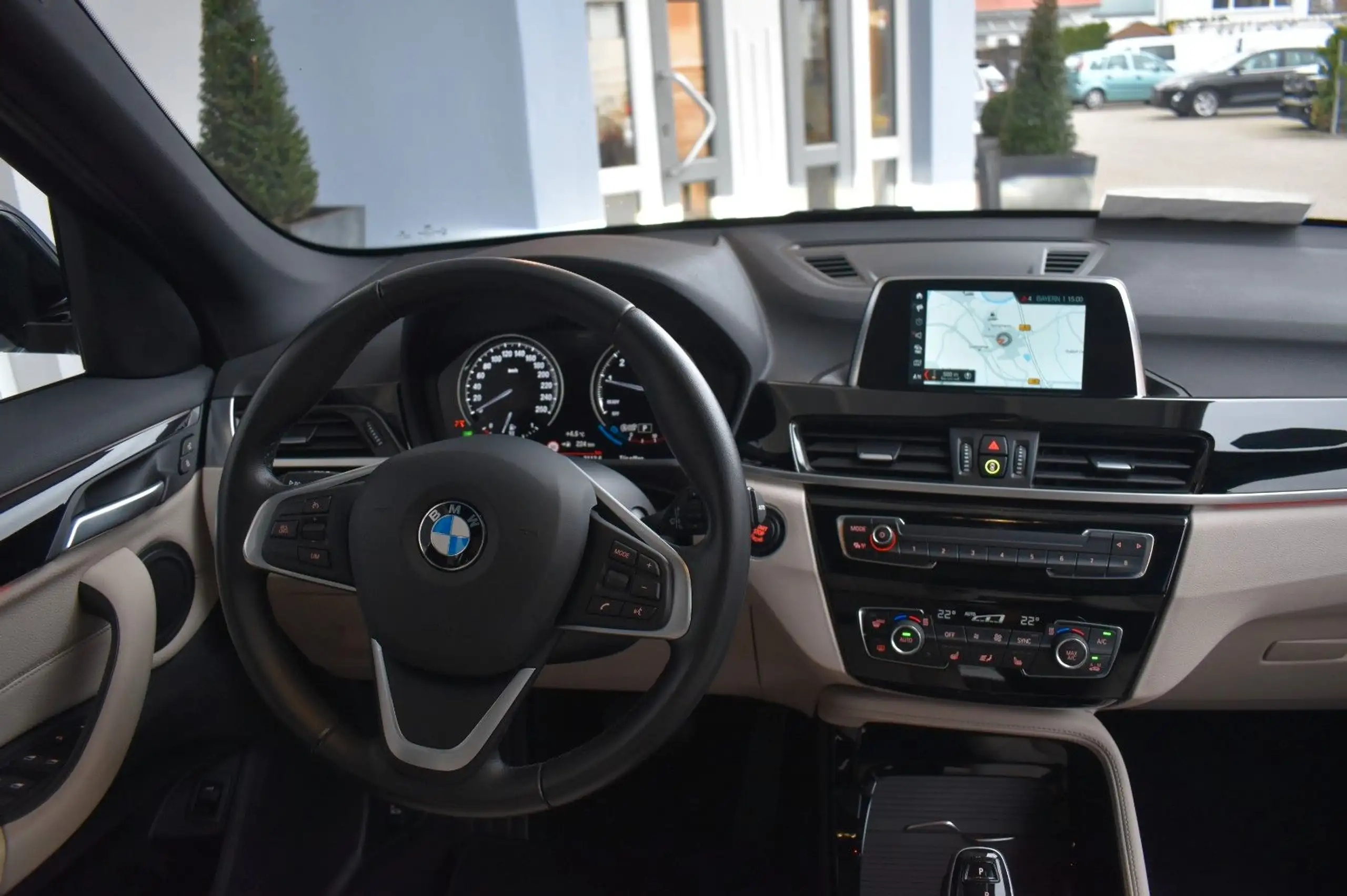 BMW - X1