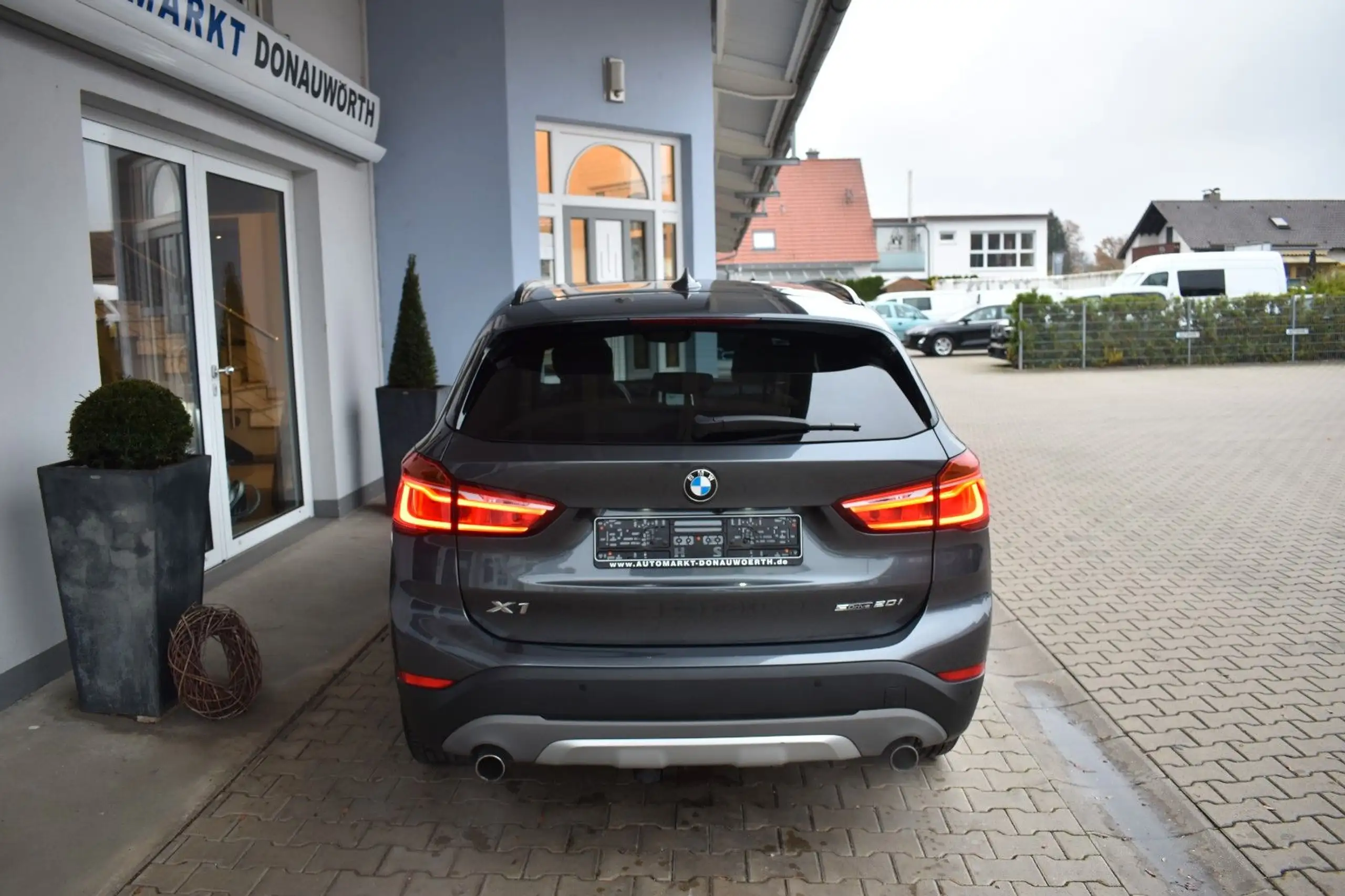 BMW - X1