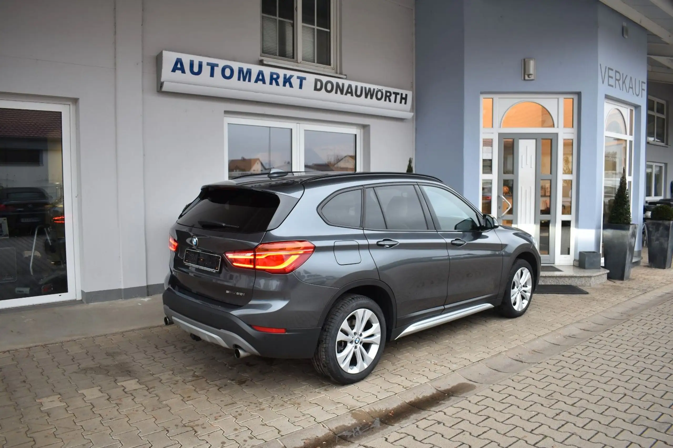 BMW - X1