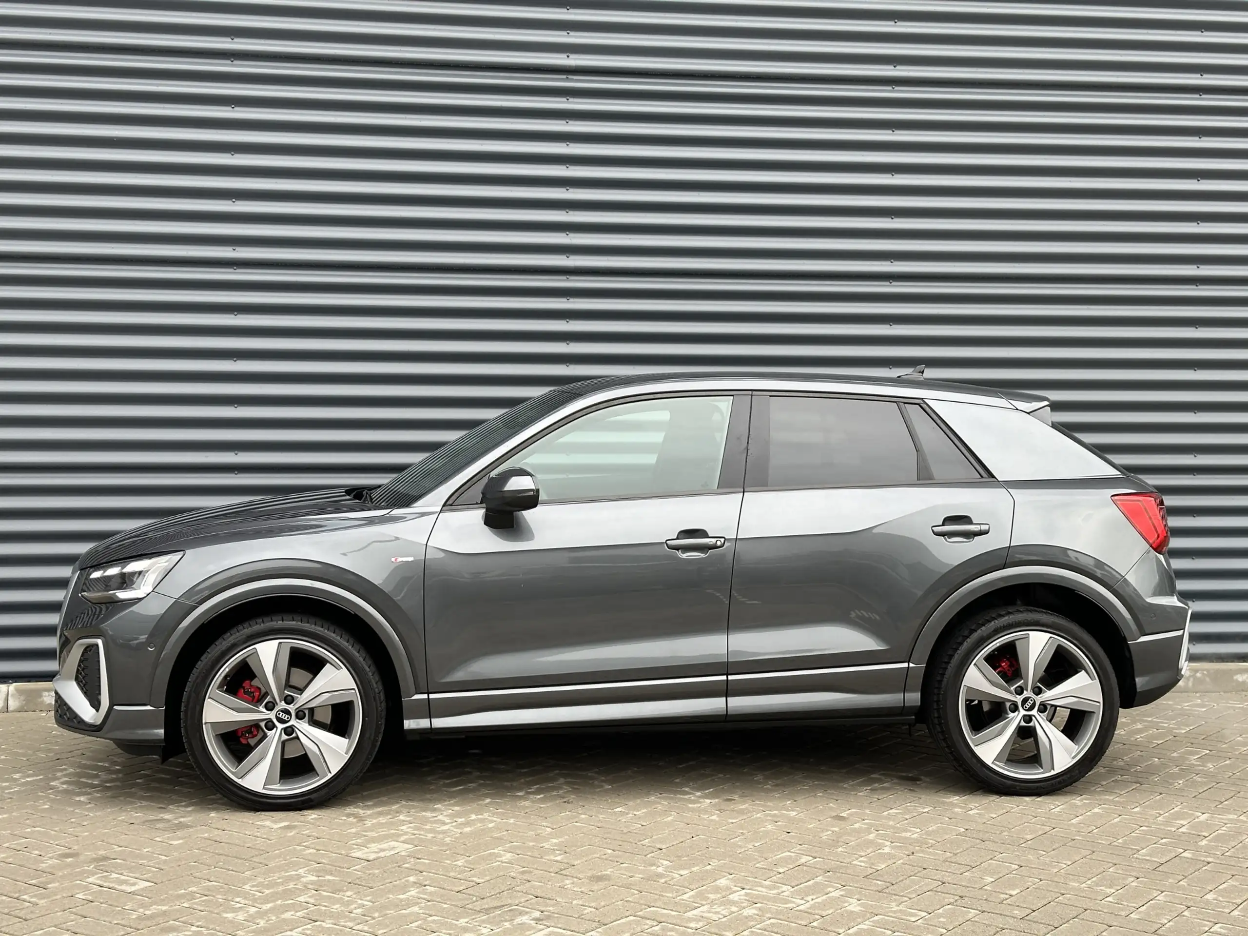 Audi - Q2