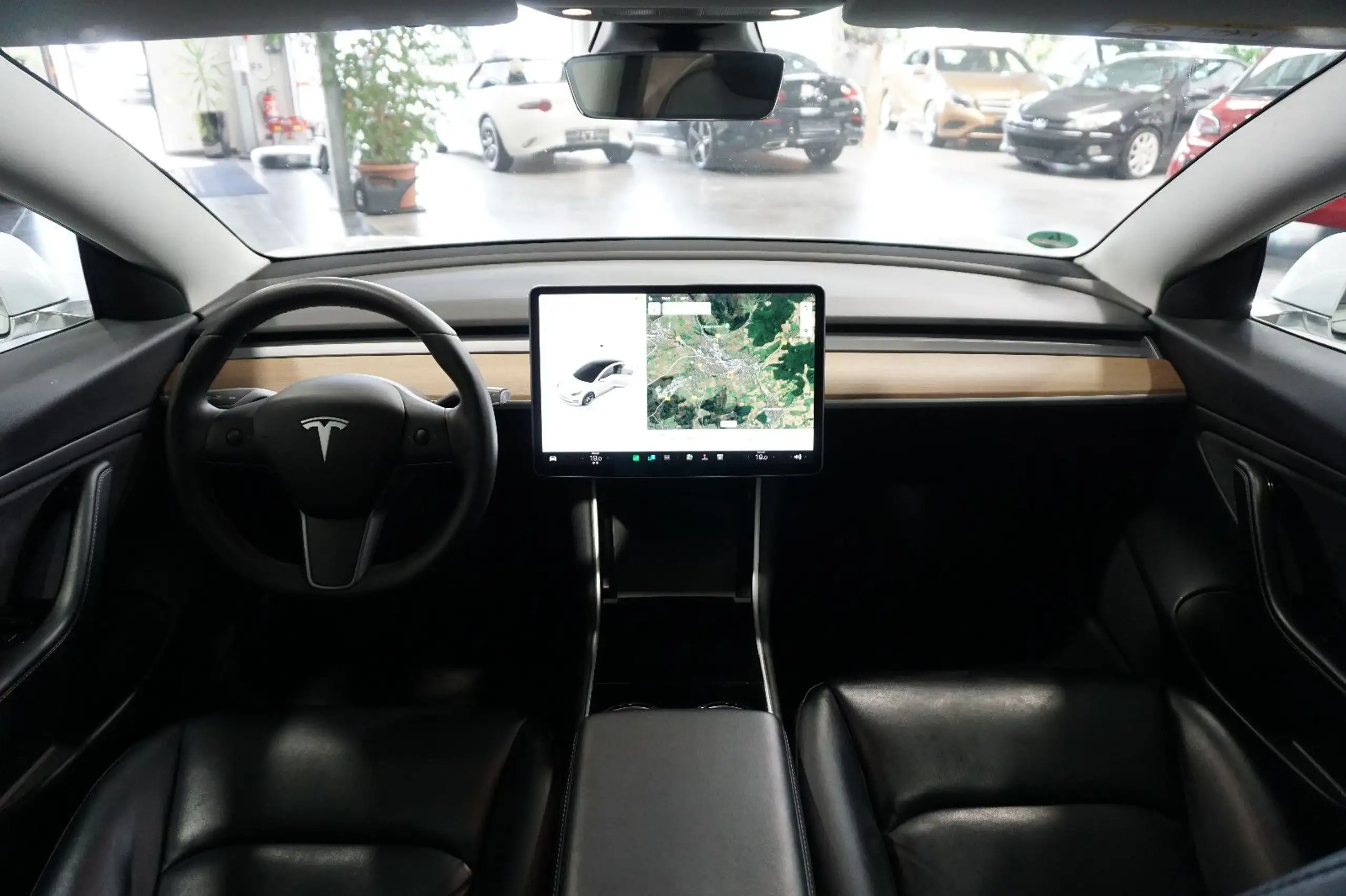 Tesla - Model 3