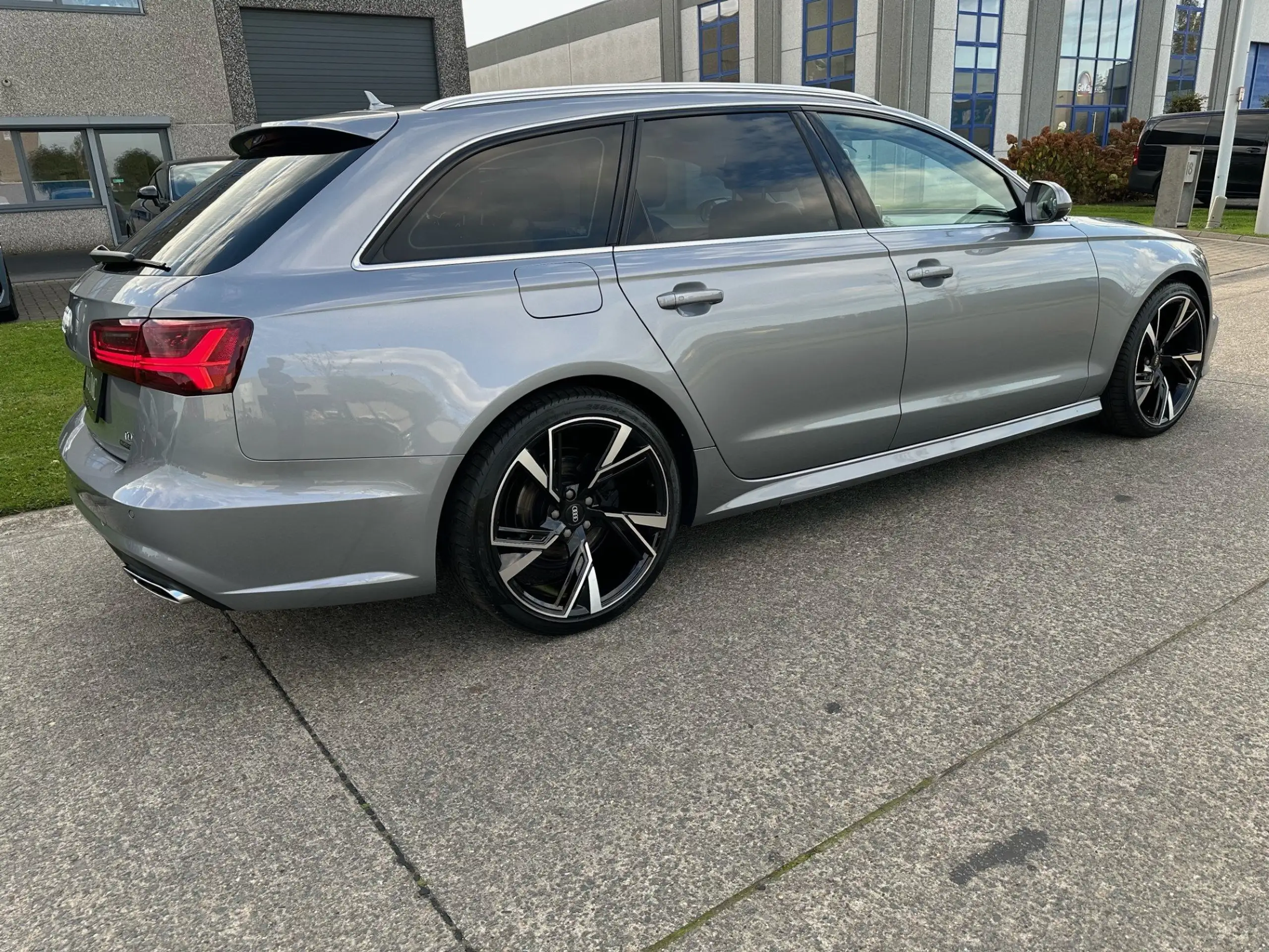 Audi - A6