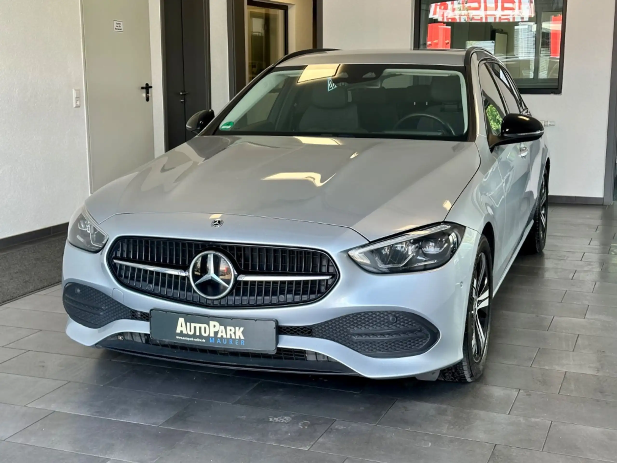 Mercedes-Benz - C 220