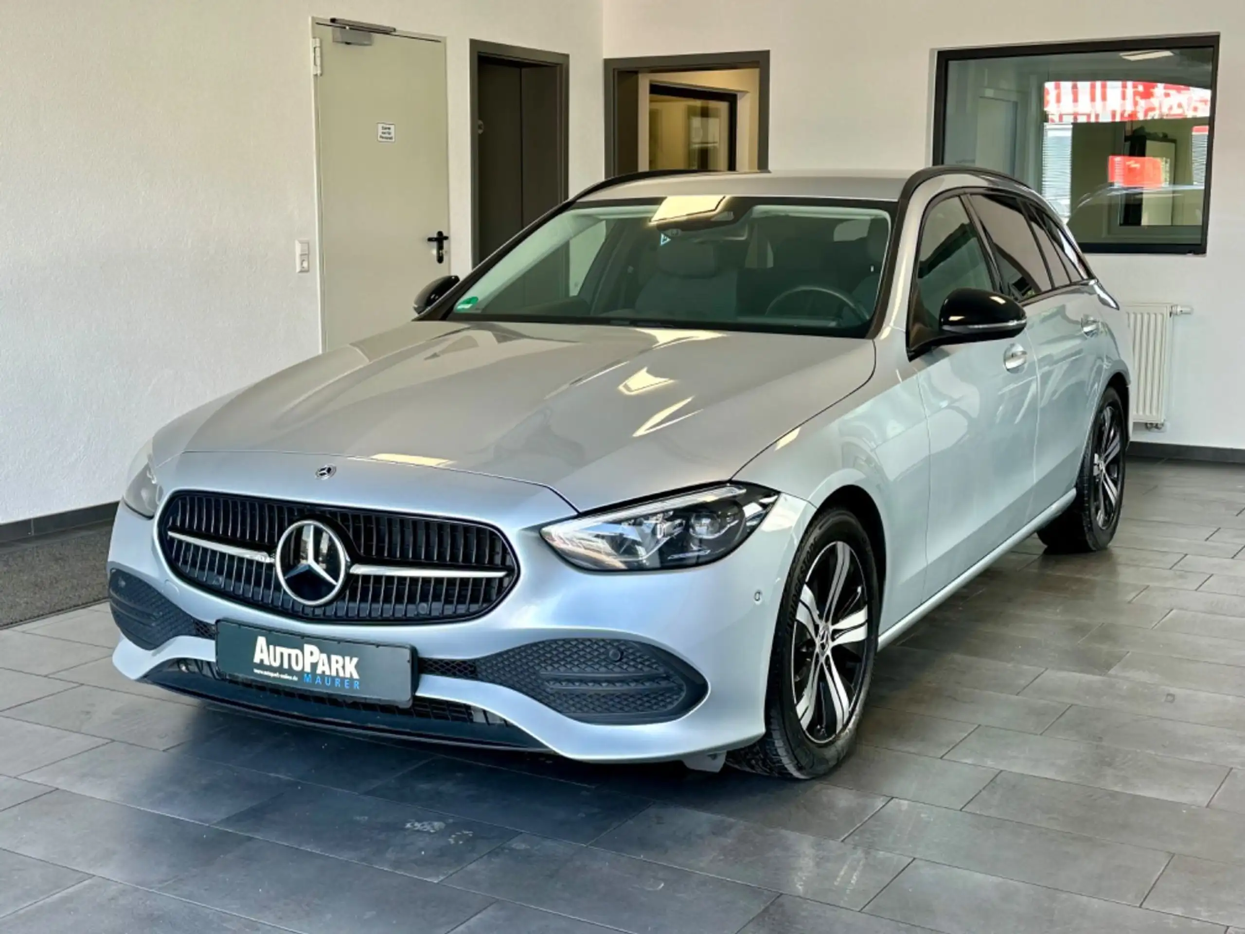 Mercedes-Benz - C 220