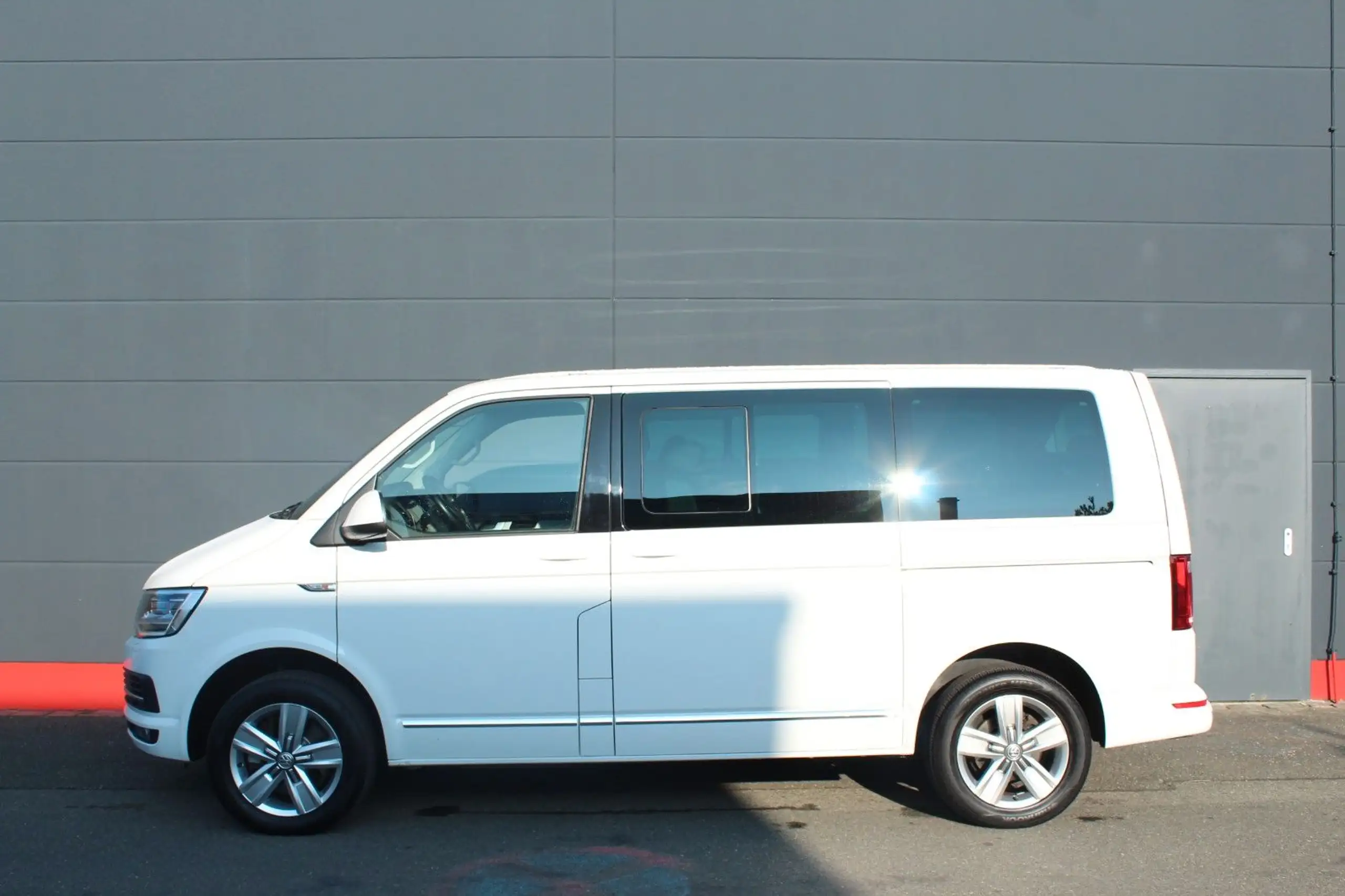 Volkswagen - T6 Transporter