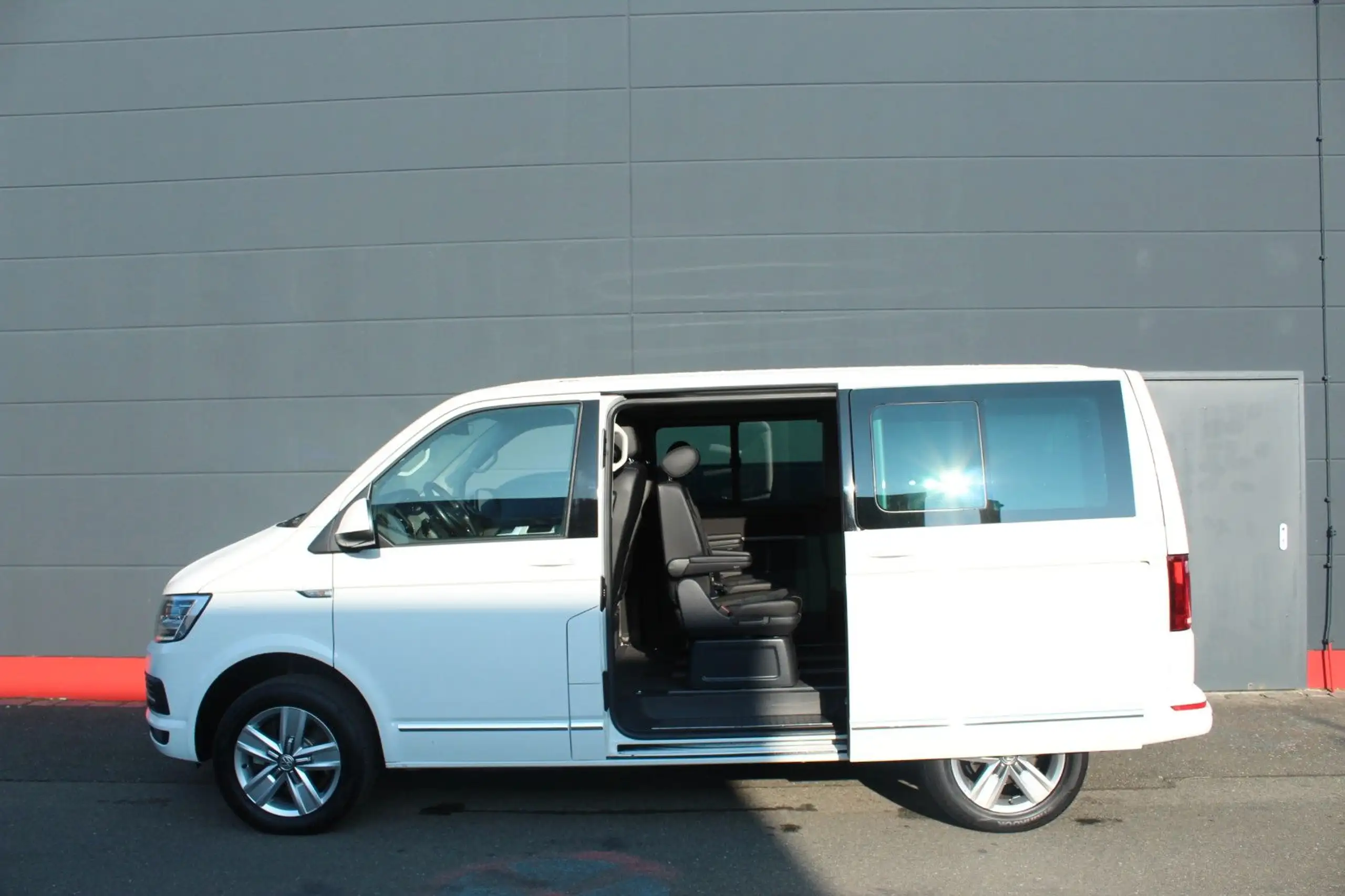 Volkswagen - T6 Transporter