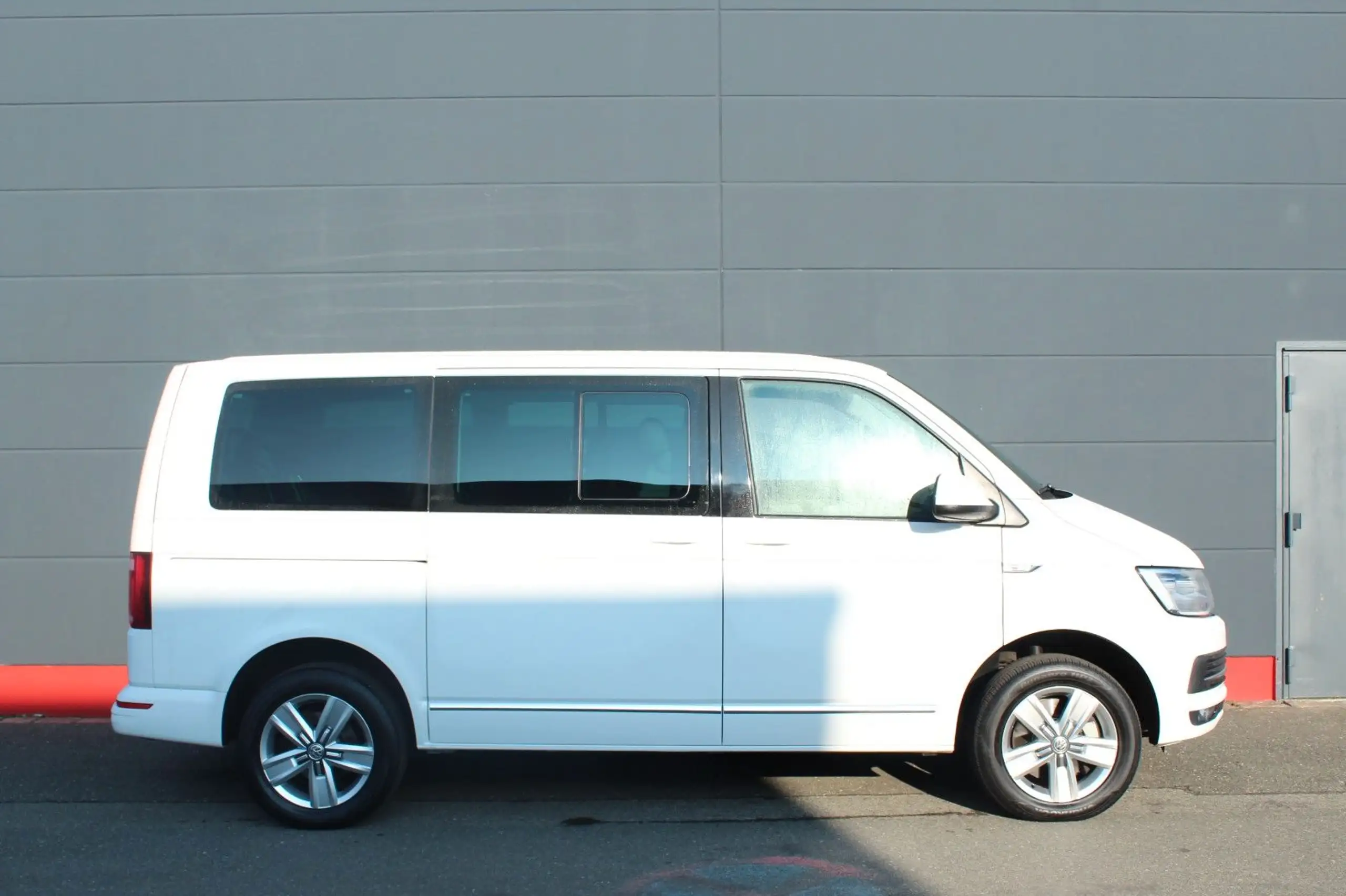 Volkswagen - T6 Transporter