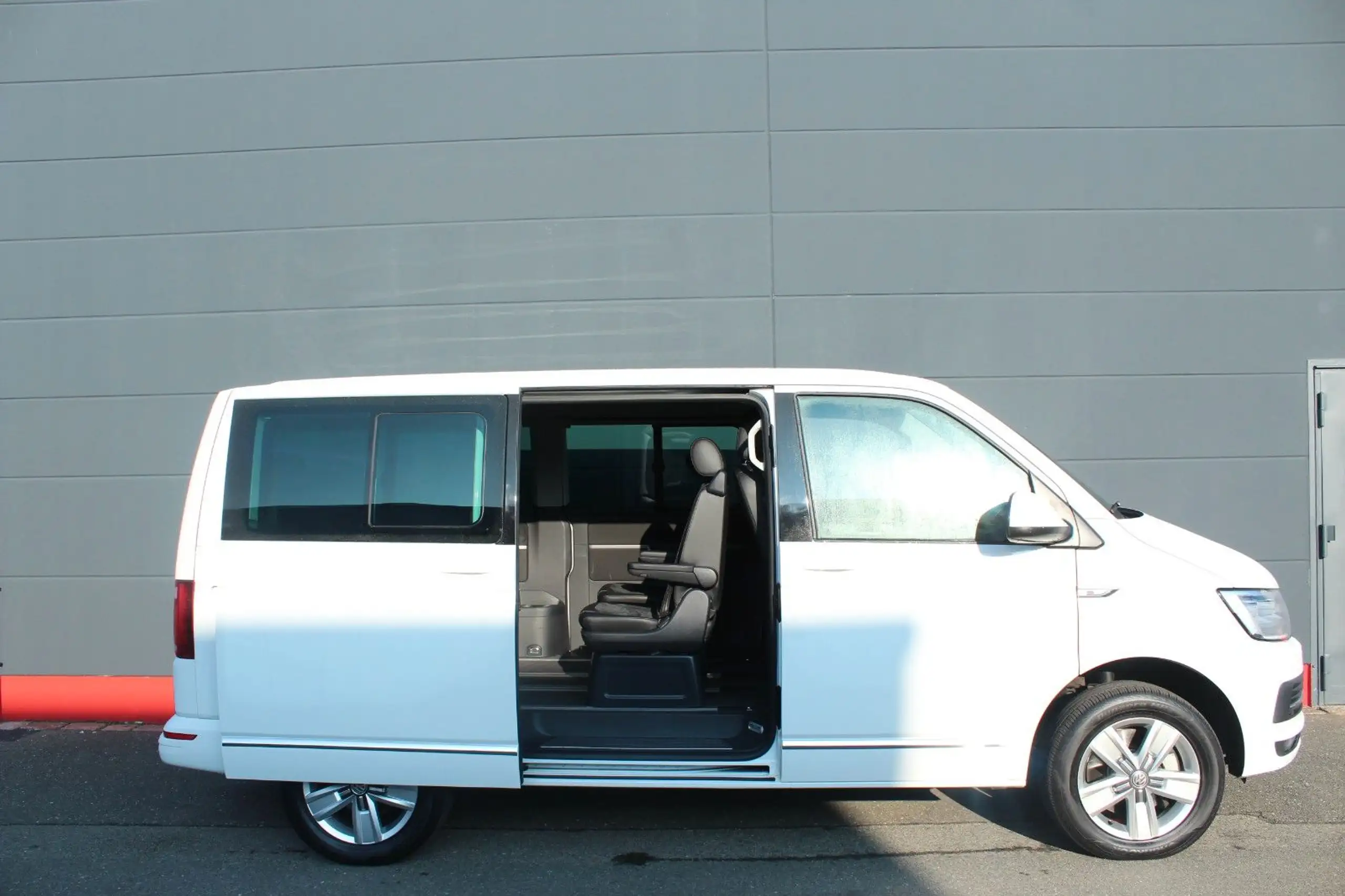 Volkswagen - T6 Transporter