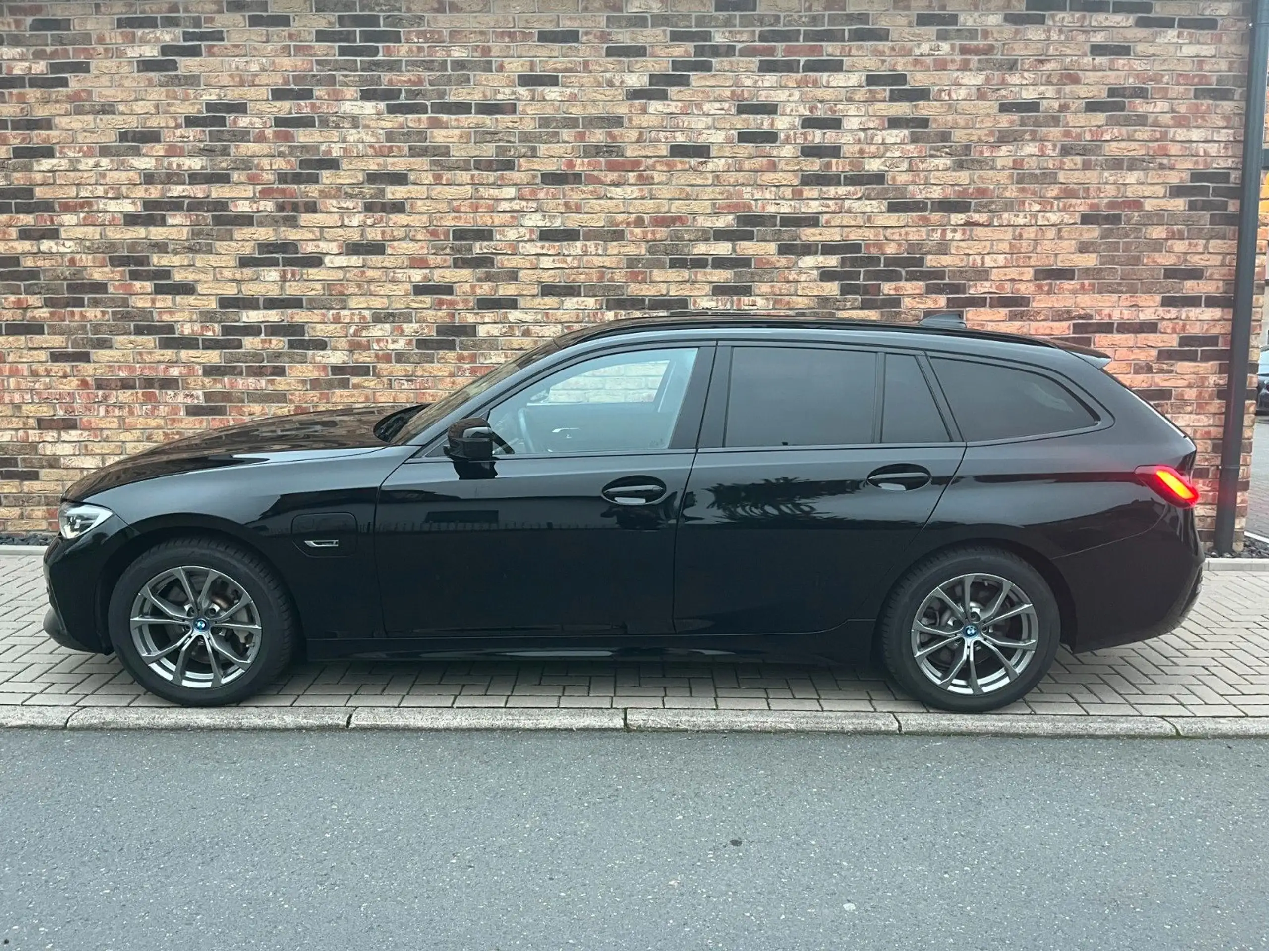 BMW - 330