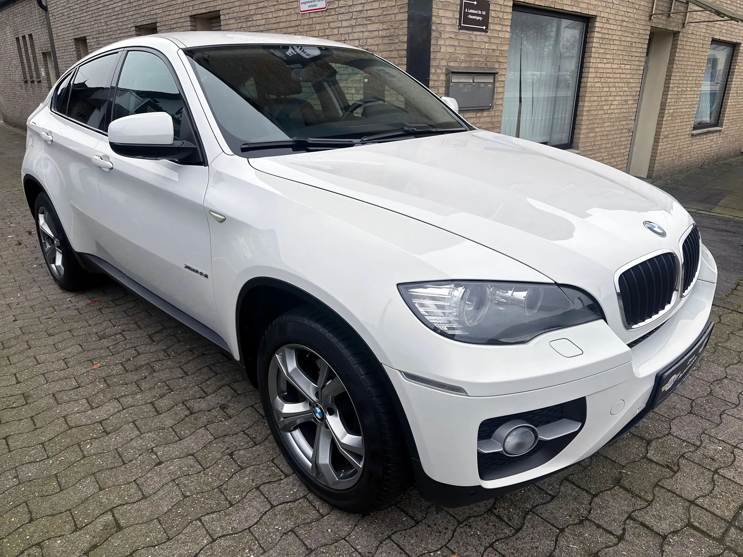 BMW - X6