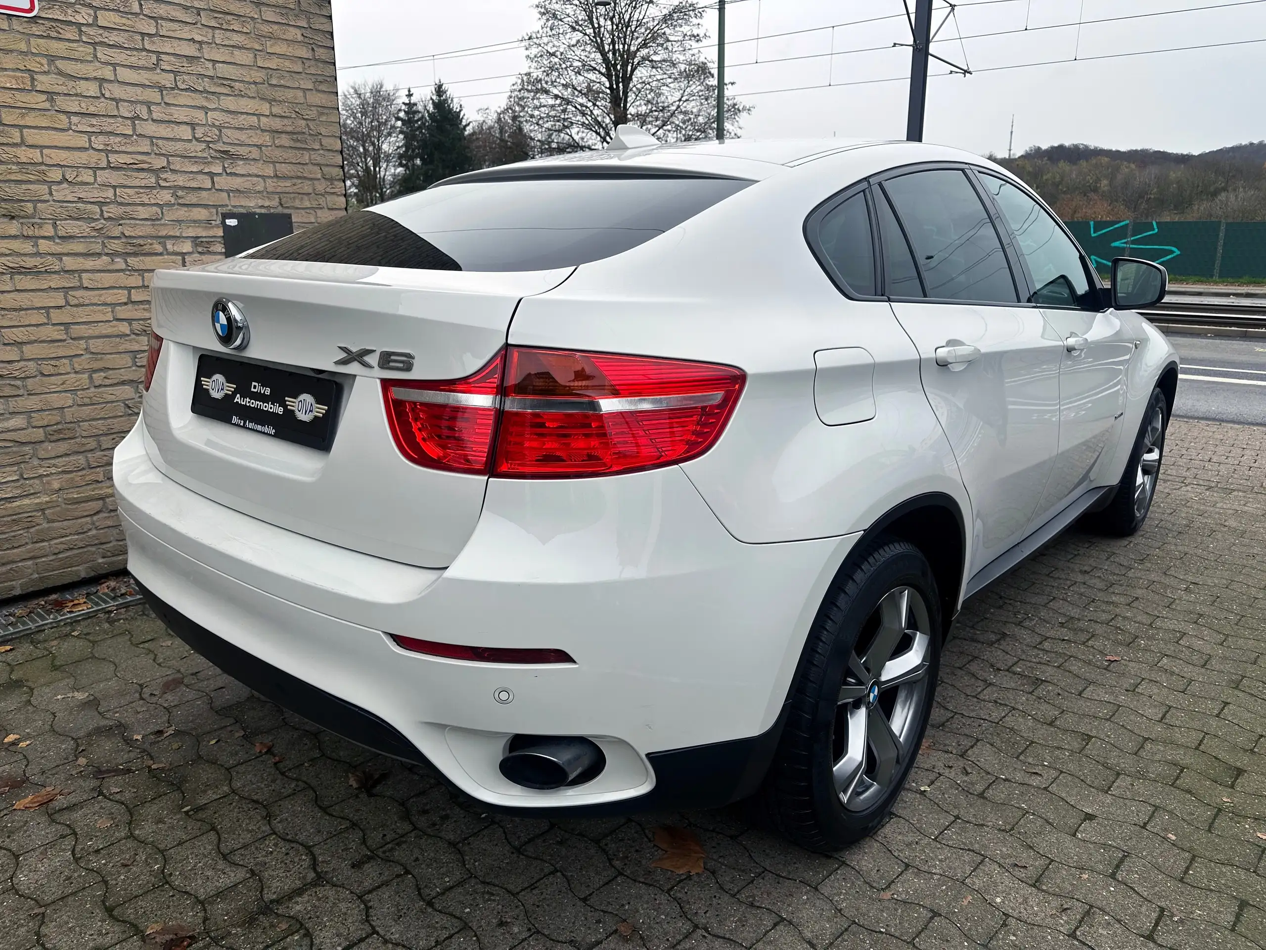 BMW - X6