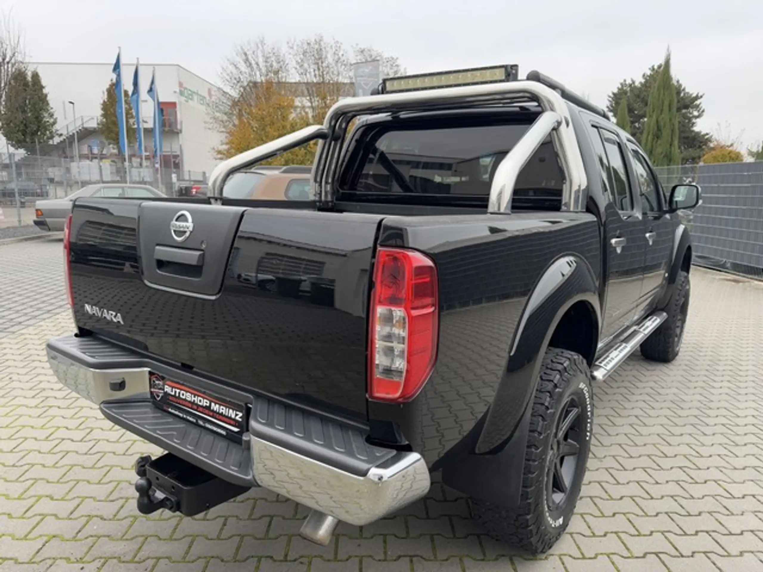 Nissan - Navara