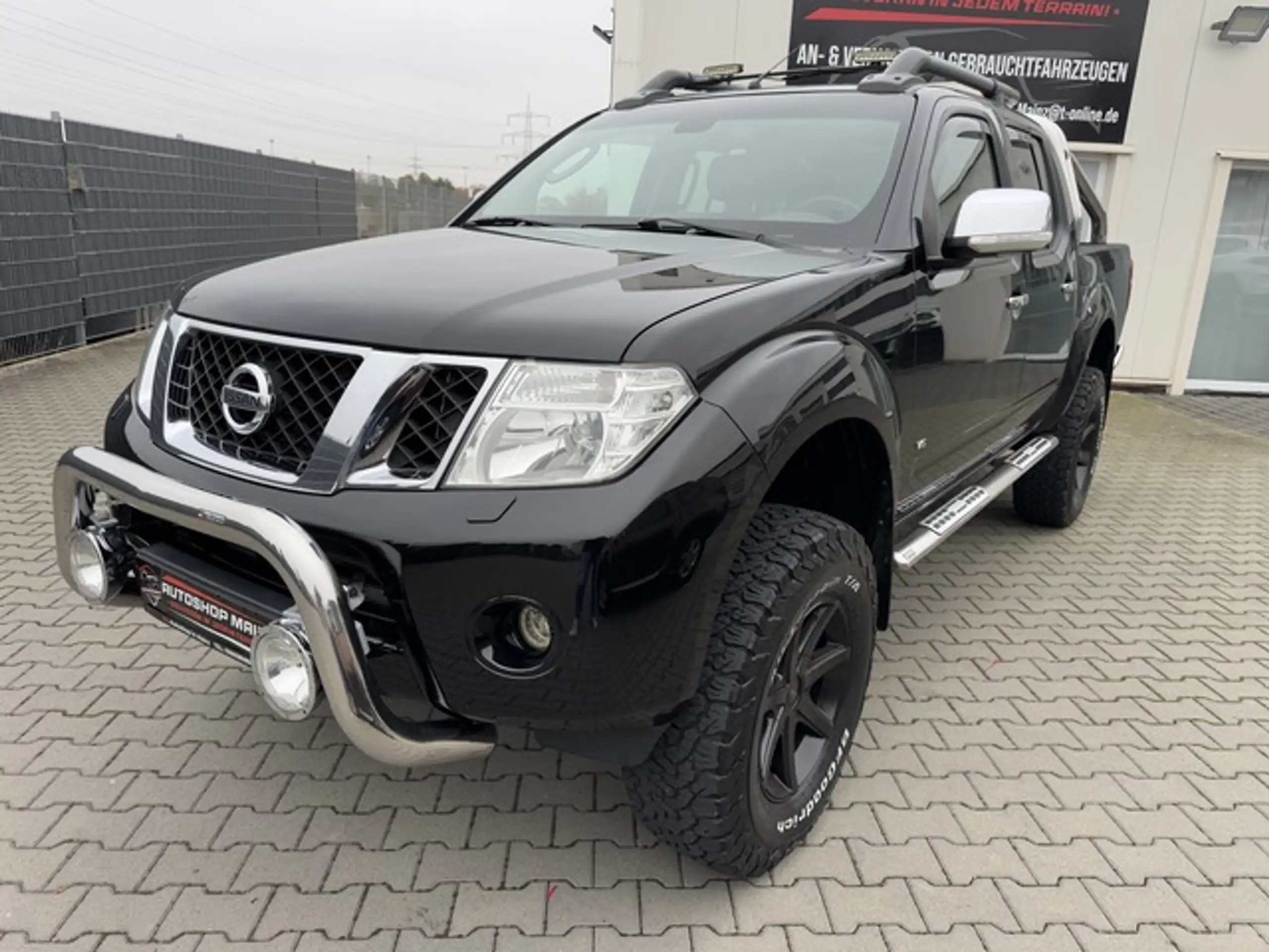 Nissan - Navara