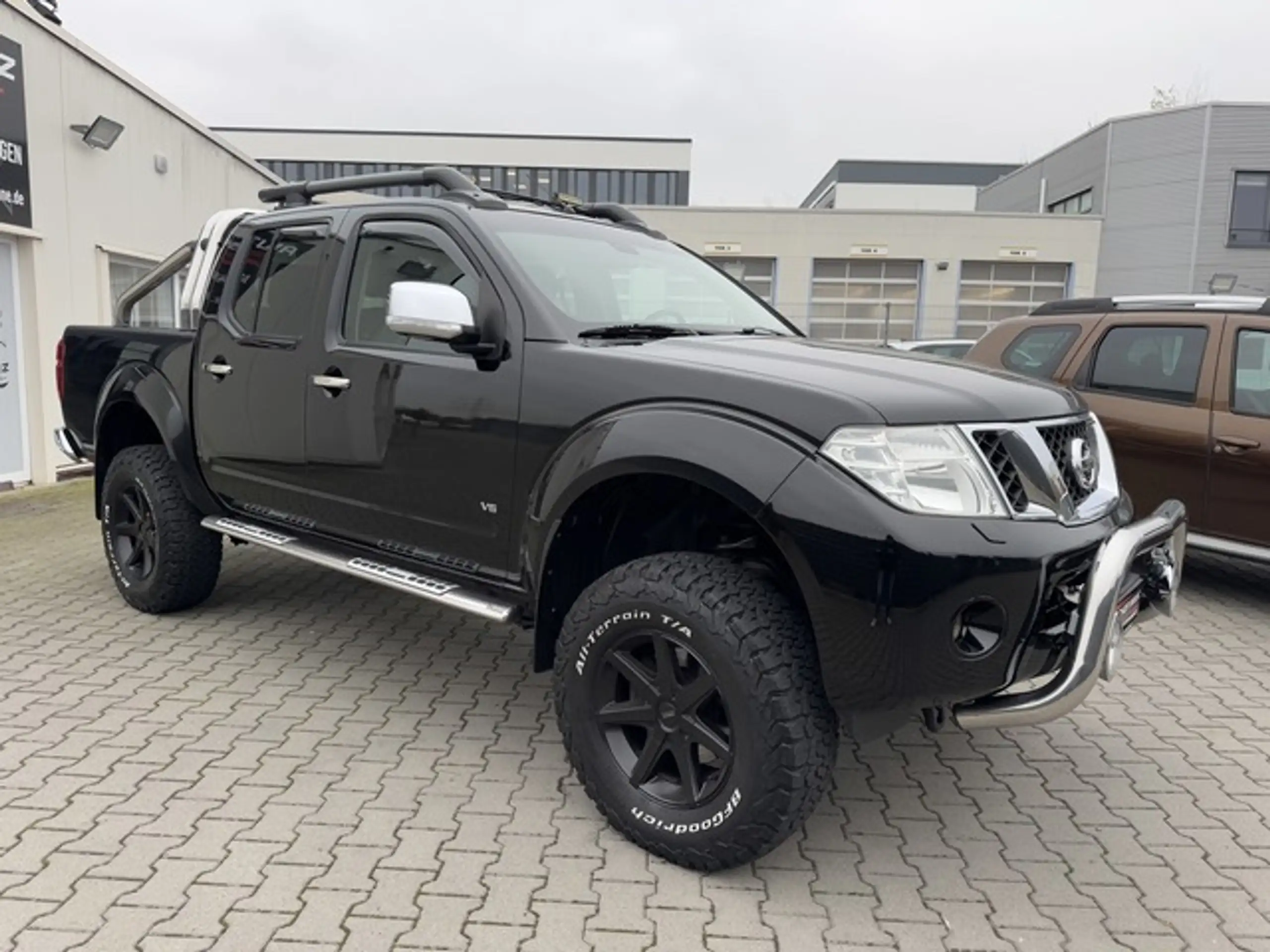 Nissan - Navara